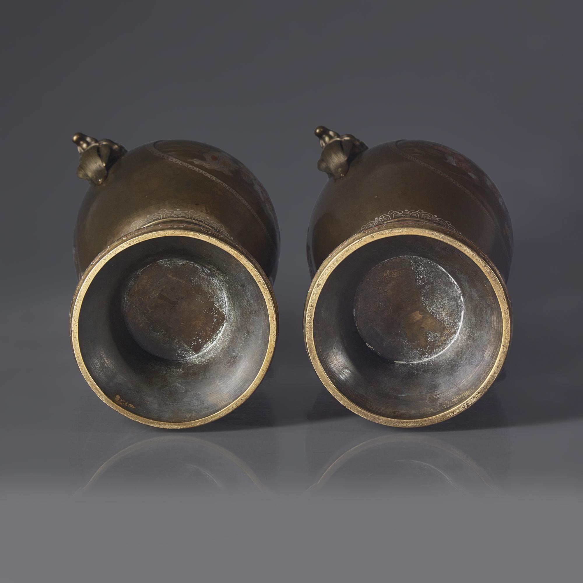 A Pair of Japanese Kaga Style Mixed Metal-Inlaid Bronze Vases, Meiji Period — 日本明治時期 銅瓶一對