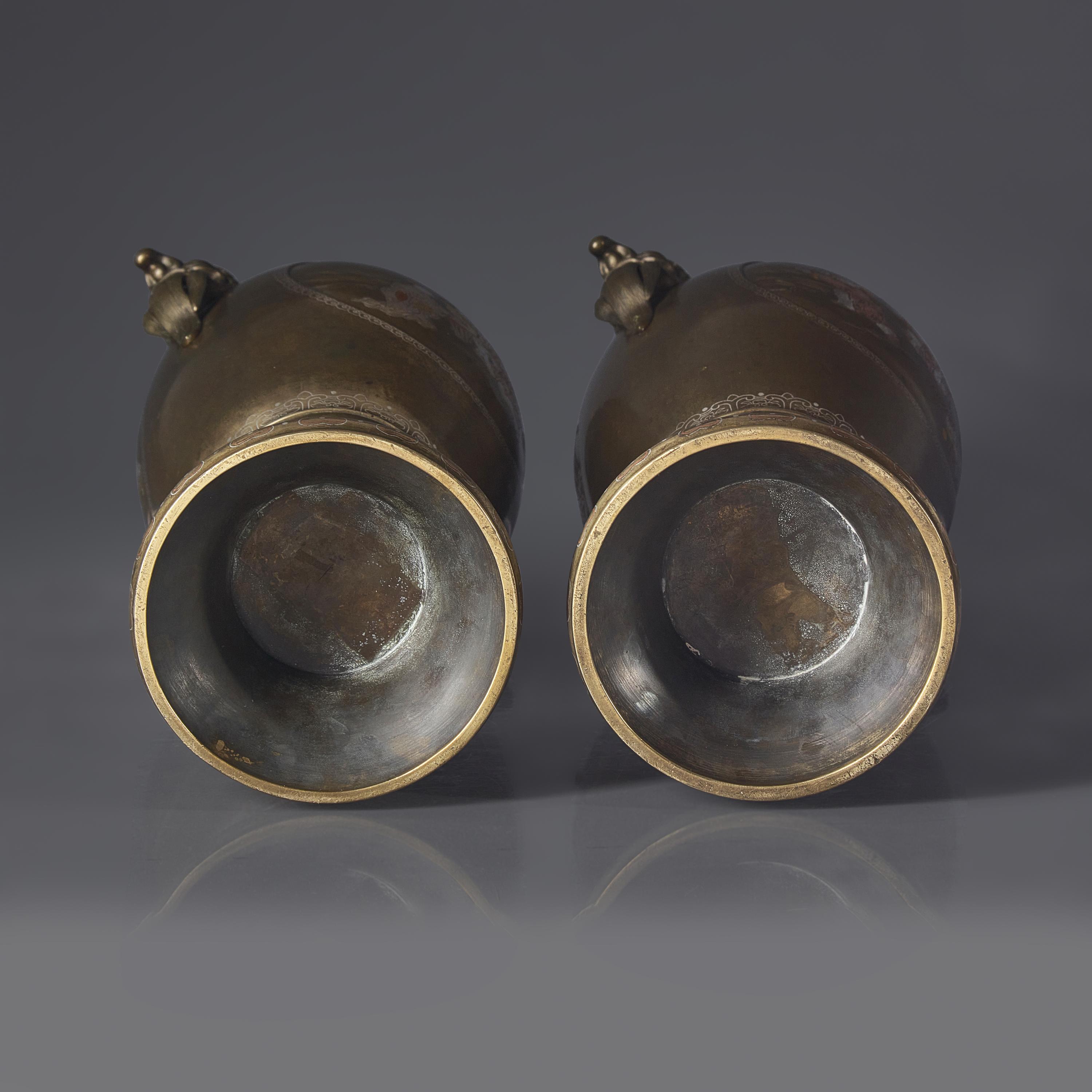 A Pair of Japanese Kaga Style Mixed Metal-Inlaid Bronze Vases, Meiji Period — 日本明治時期 銅瓶一對