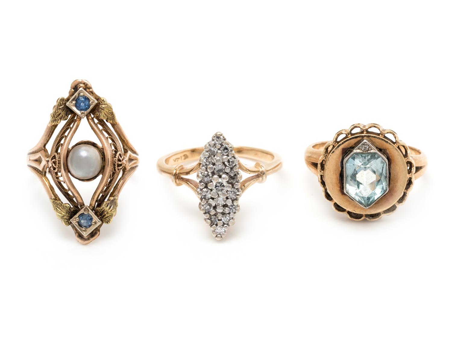 COLLECTION OF YELLOW GOLD RINGS