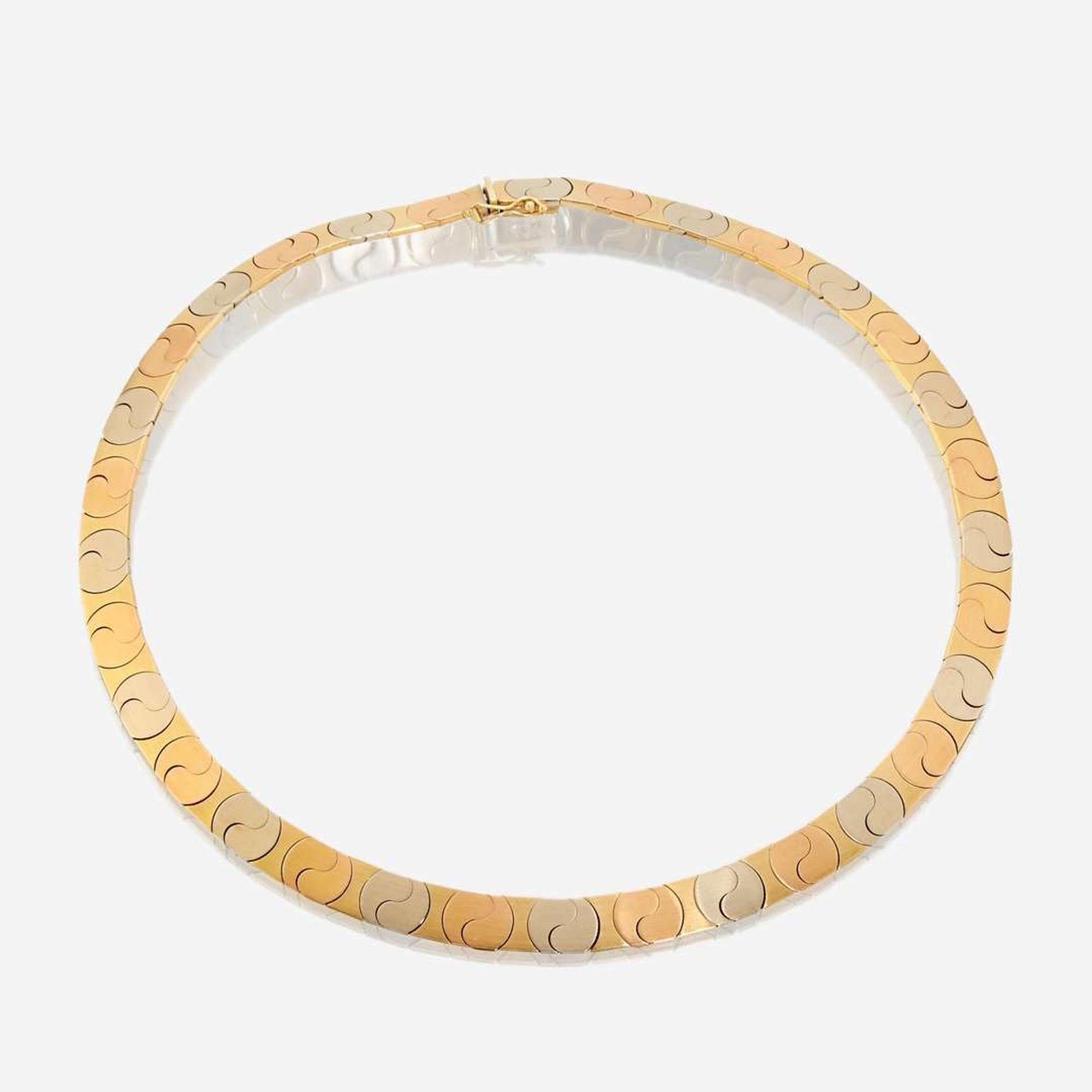 A tricolor gold necklace Italy