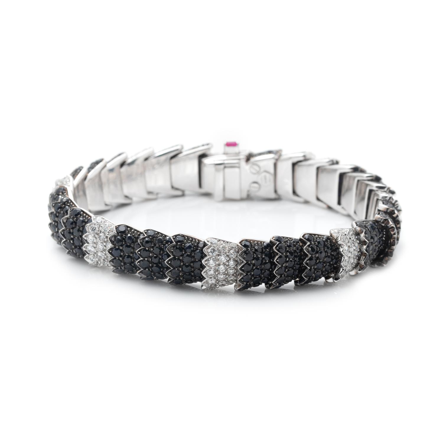 ROBERTO COIN, BLACK SAPPHIRE AND DIAMOND 'COBRA' BRACELET