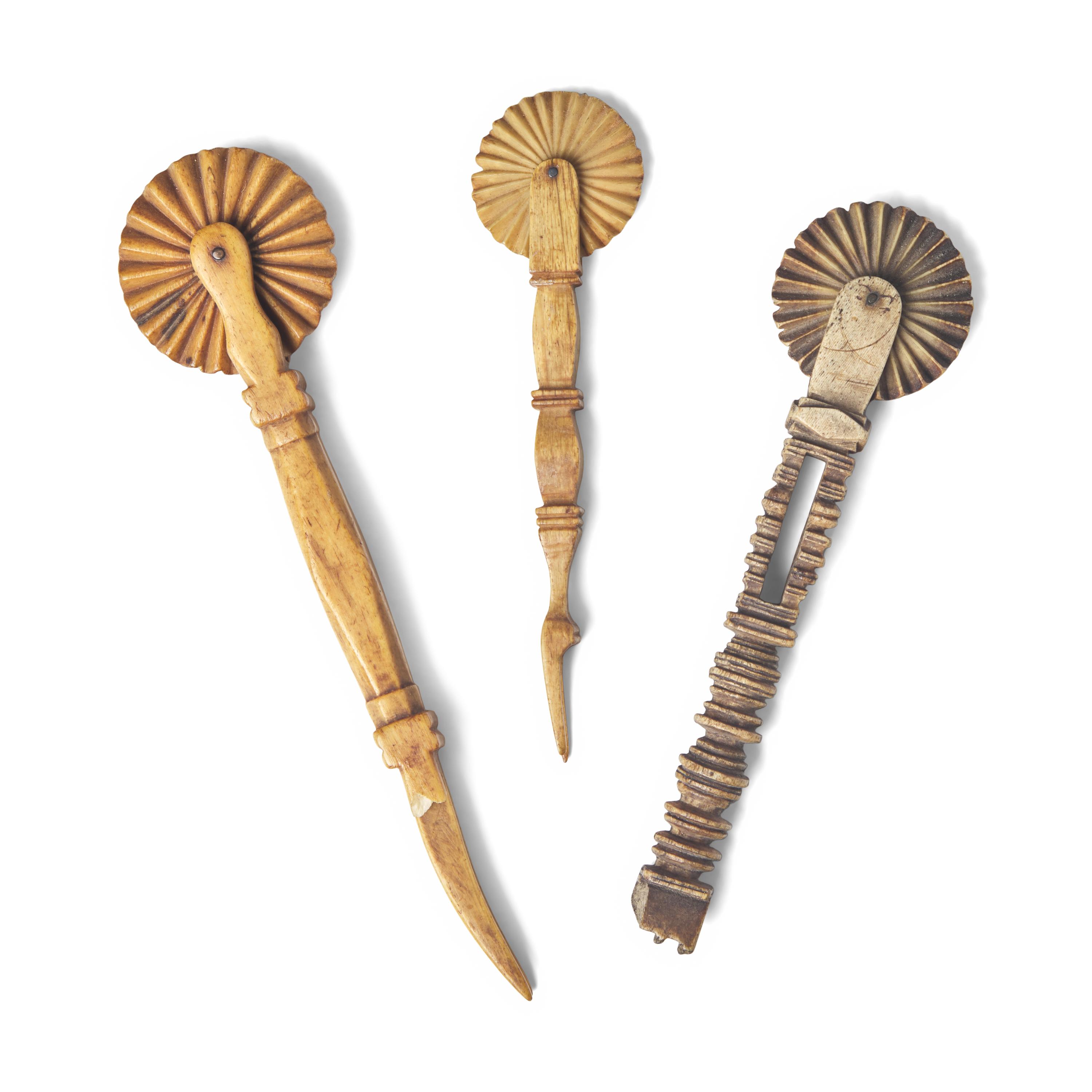 Three Sailor-Car ved Pie Crimpers
