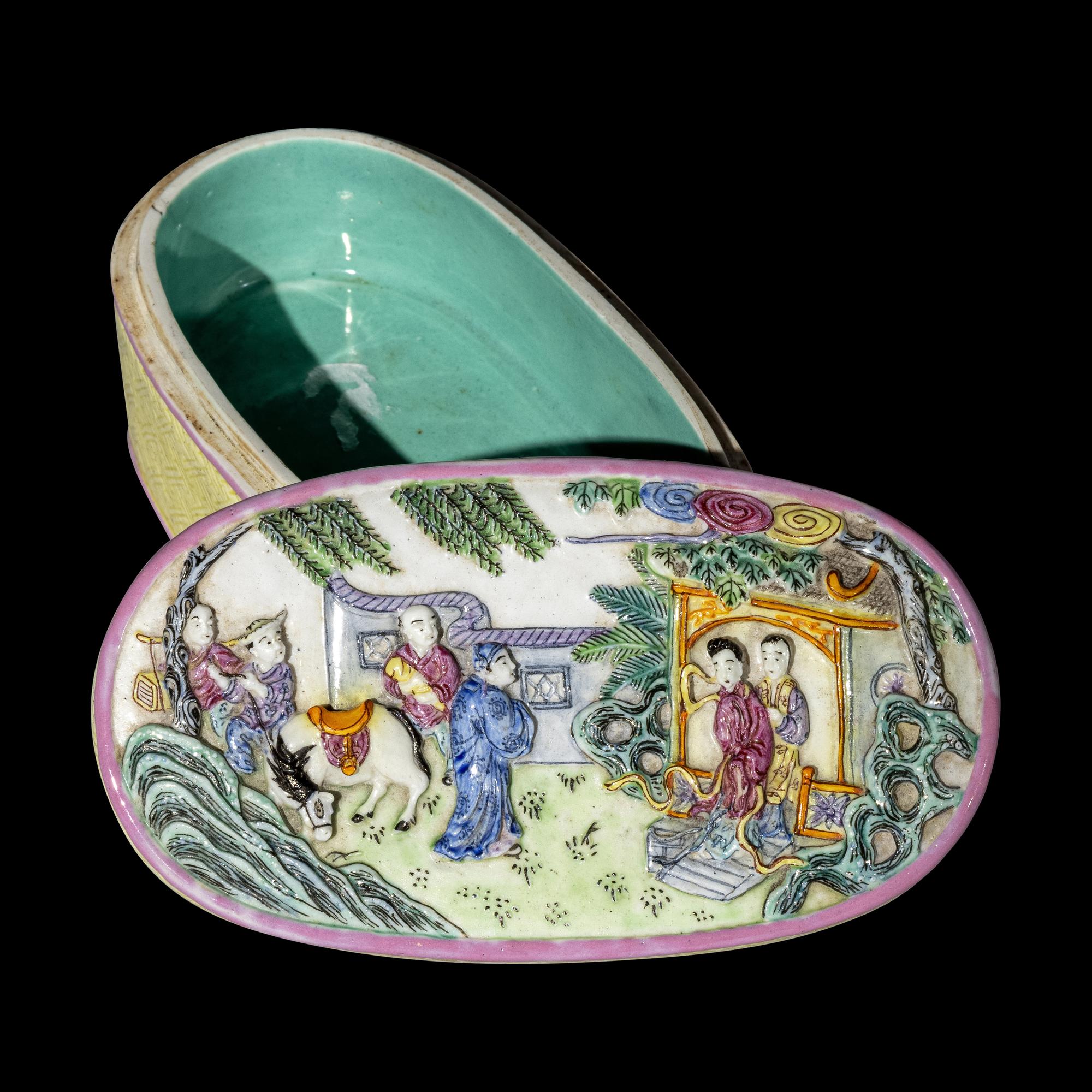 A Chinese Carved Famille Rose Porcelain Covered Box