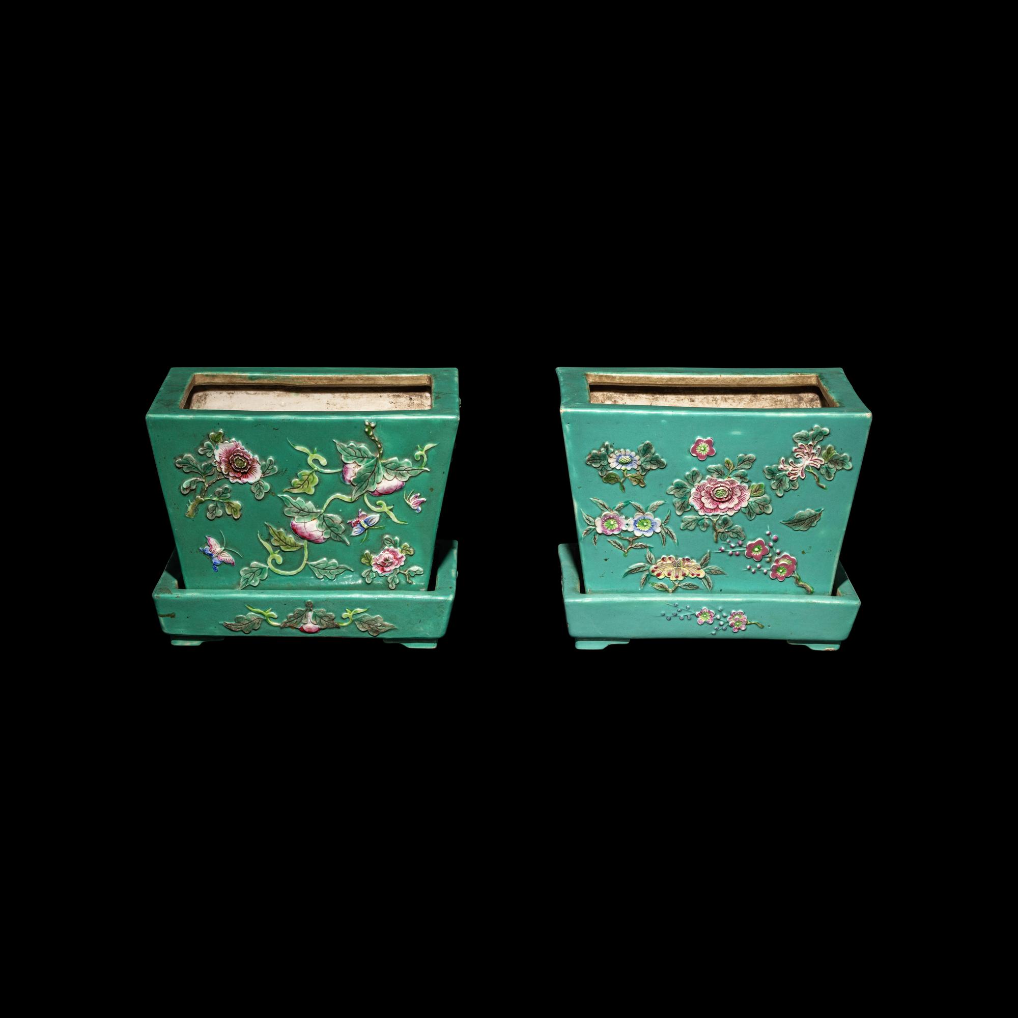 A Pair of Chinese Green Glazed and Famille Rose Porcelain Rectangular Planters, Late Qing/Republic Period 晚清/民國 綠地貼塑粉彩花卉四方花盆一對