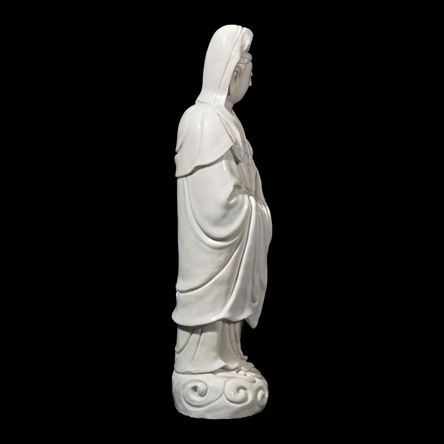An Impressive Chinese Blanc de Chine Guanyin , Impressed Sunjiang Shanren M ark, 17th/18th Century 清早期 筍江山人款德化白瓷觀音立像
