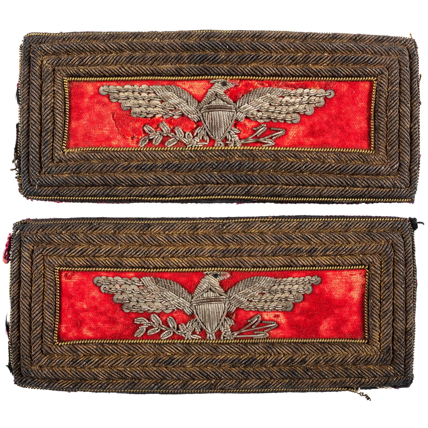 Civil War colonel of artillery shoulder straps.