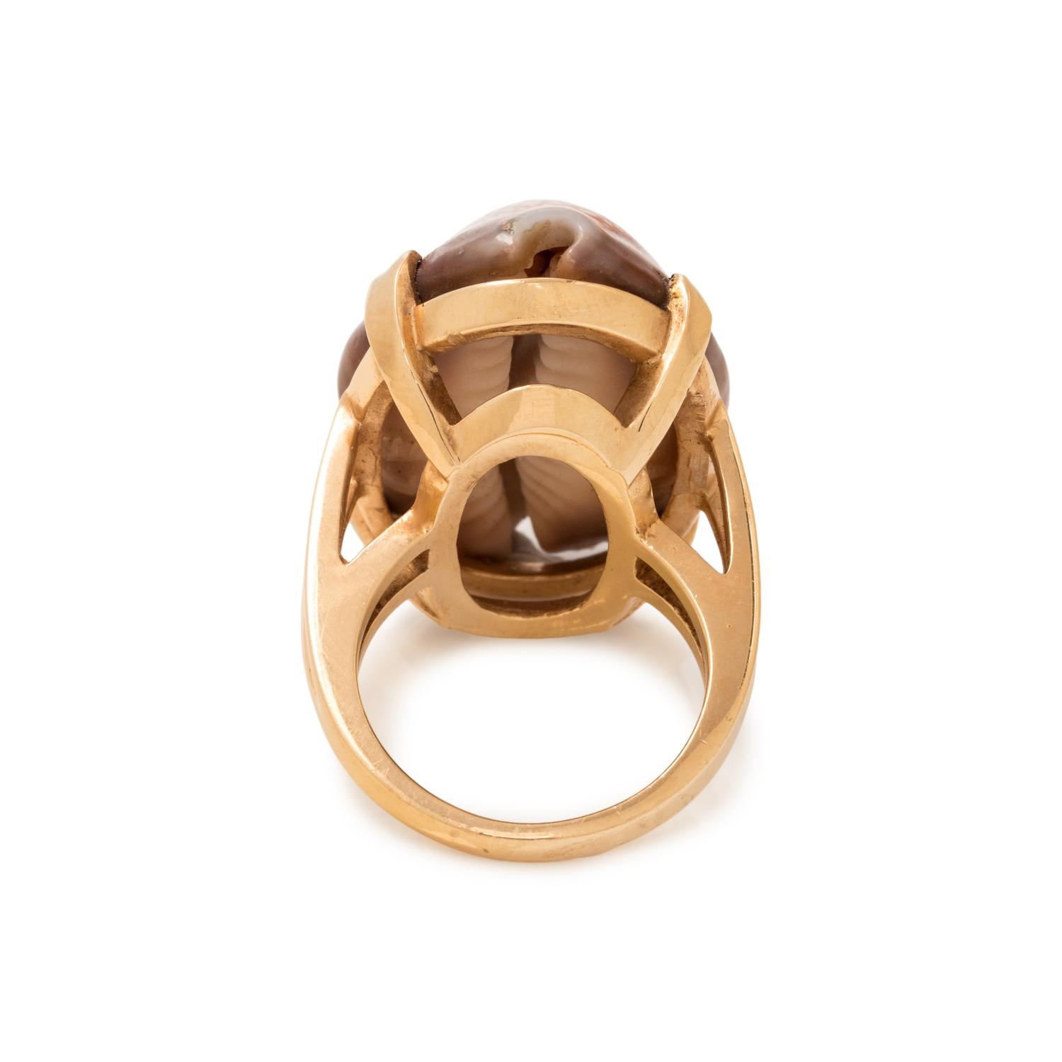 YELLOW GOLD AND SHELL RING