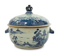 A Chinese Export Blue and White Porcelain Tureen — 19TH CENTURY
