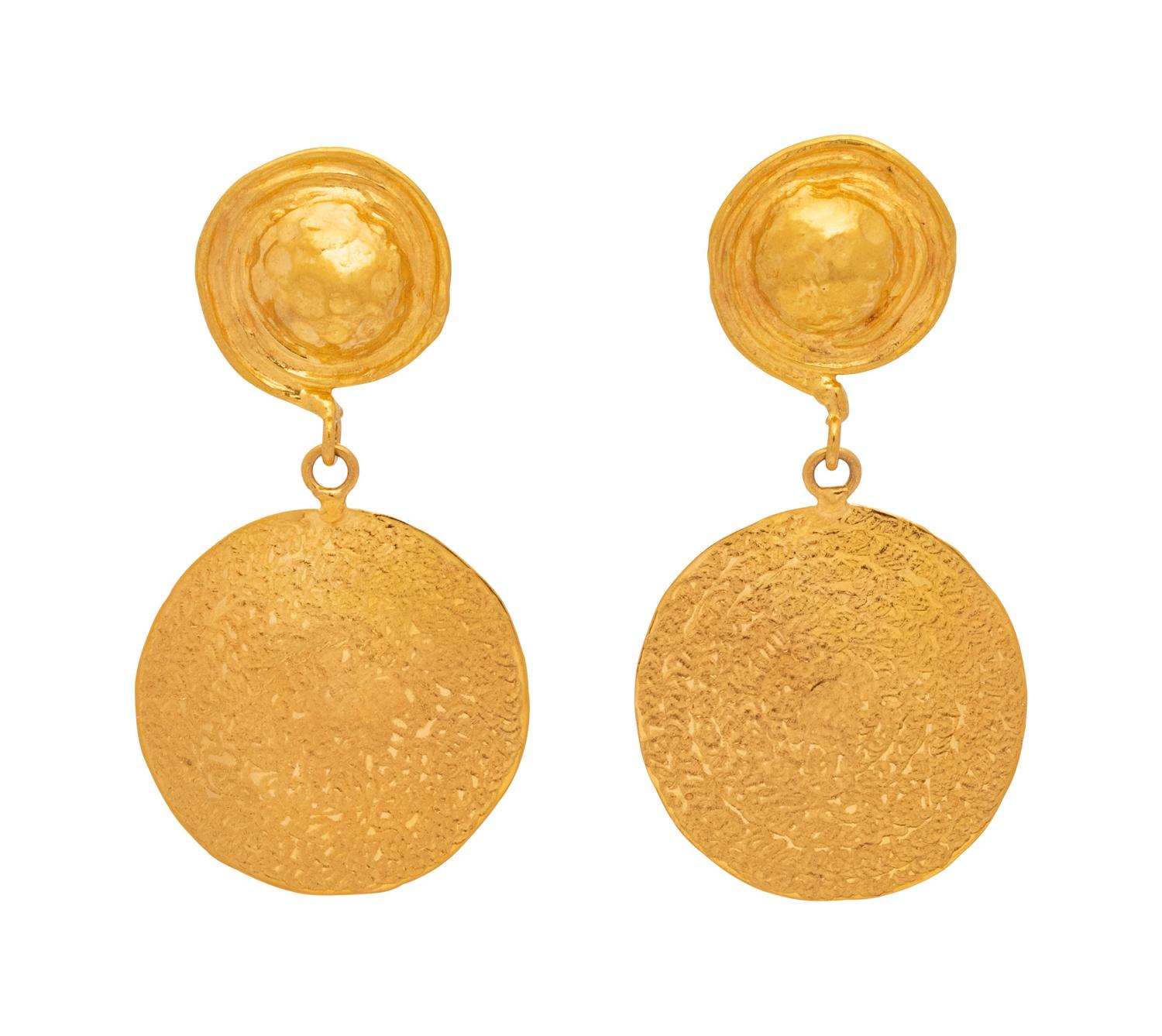 Jean Mahie, Gold Earclips
