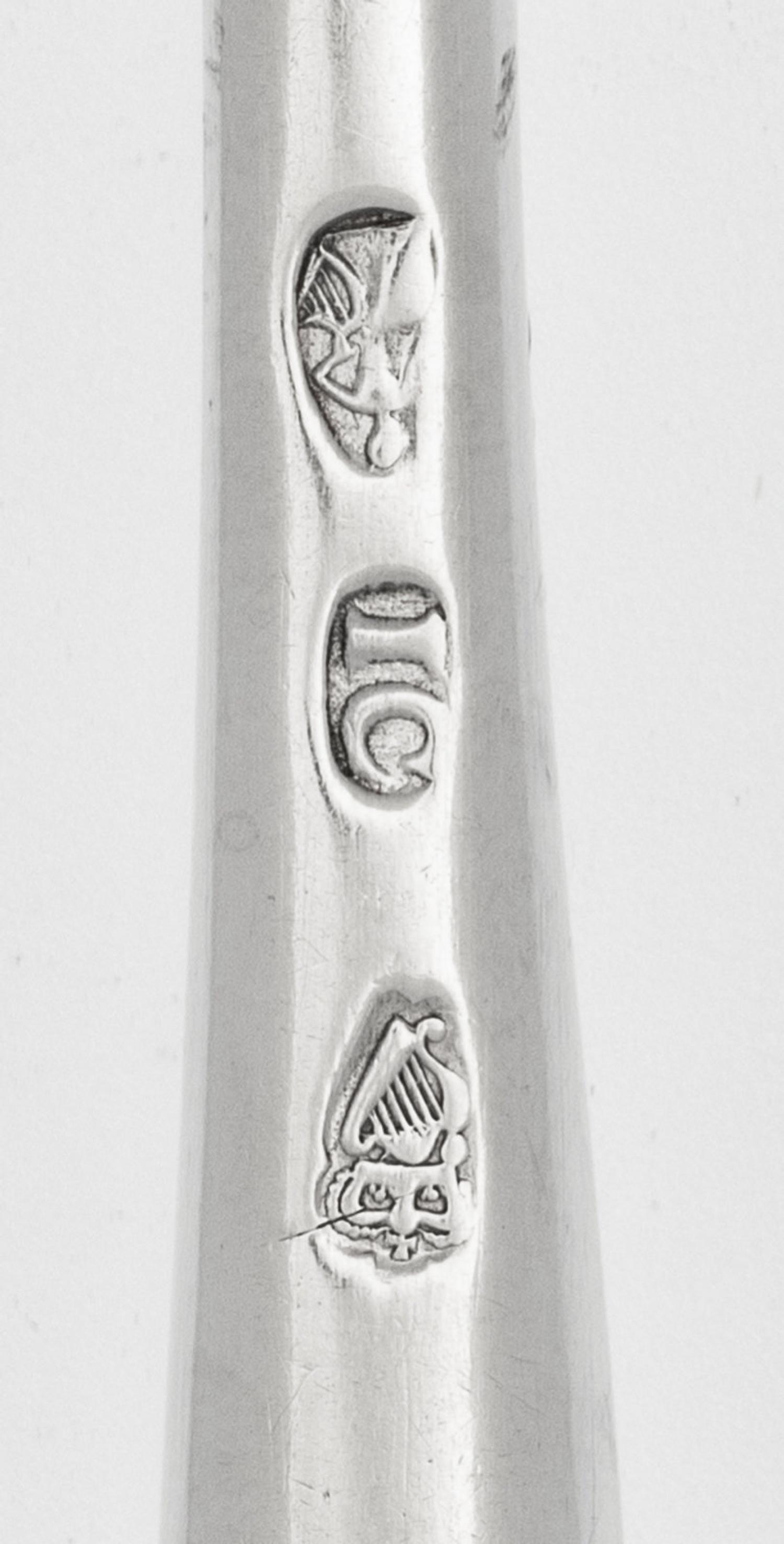 An Irish George III Silver Marrow Scoop