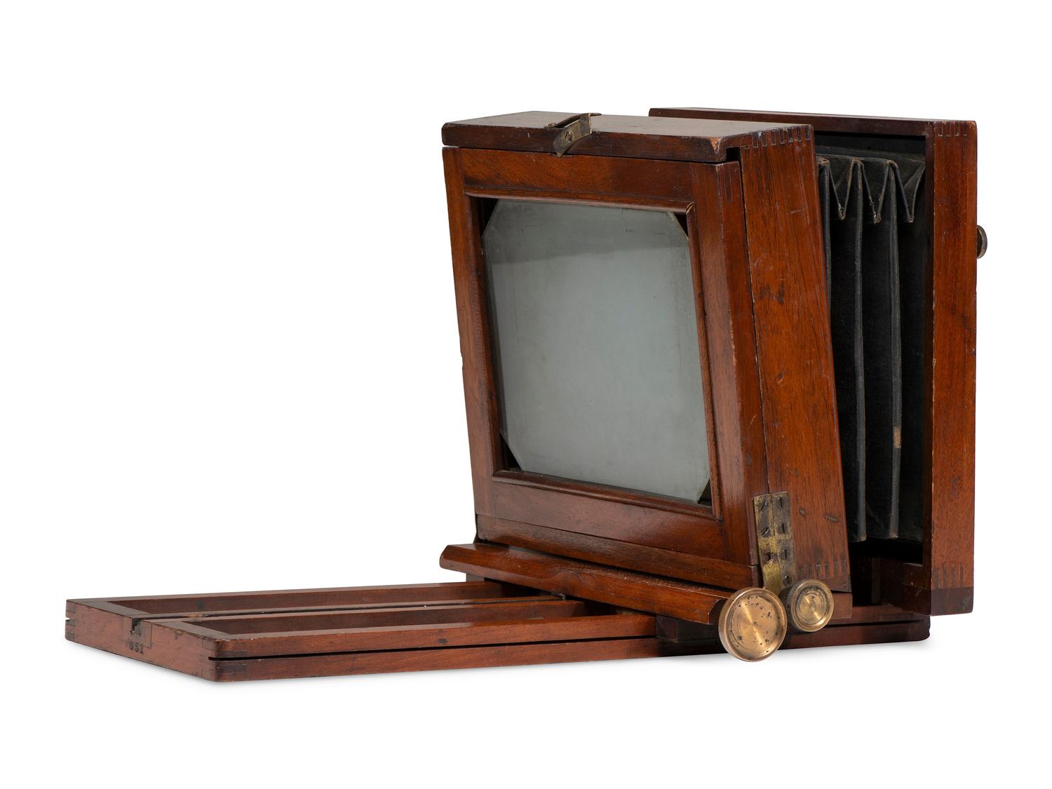 [EARLY PHOTOGRAPHY]. Genesee Outfit camera. Eastman Dry Plate & Film Co., Rochester, NY, ca 1888-1889.