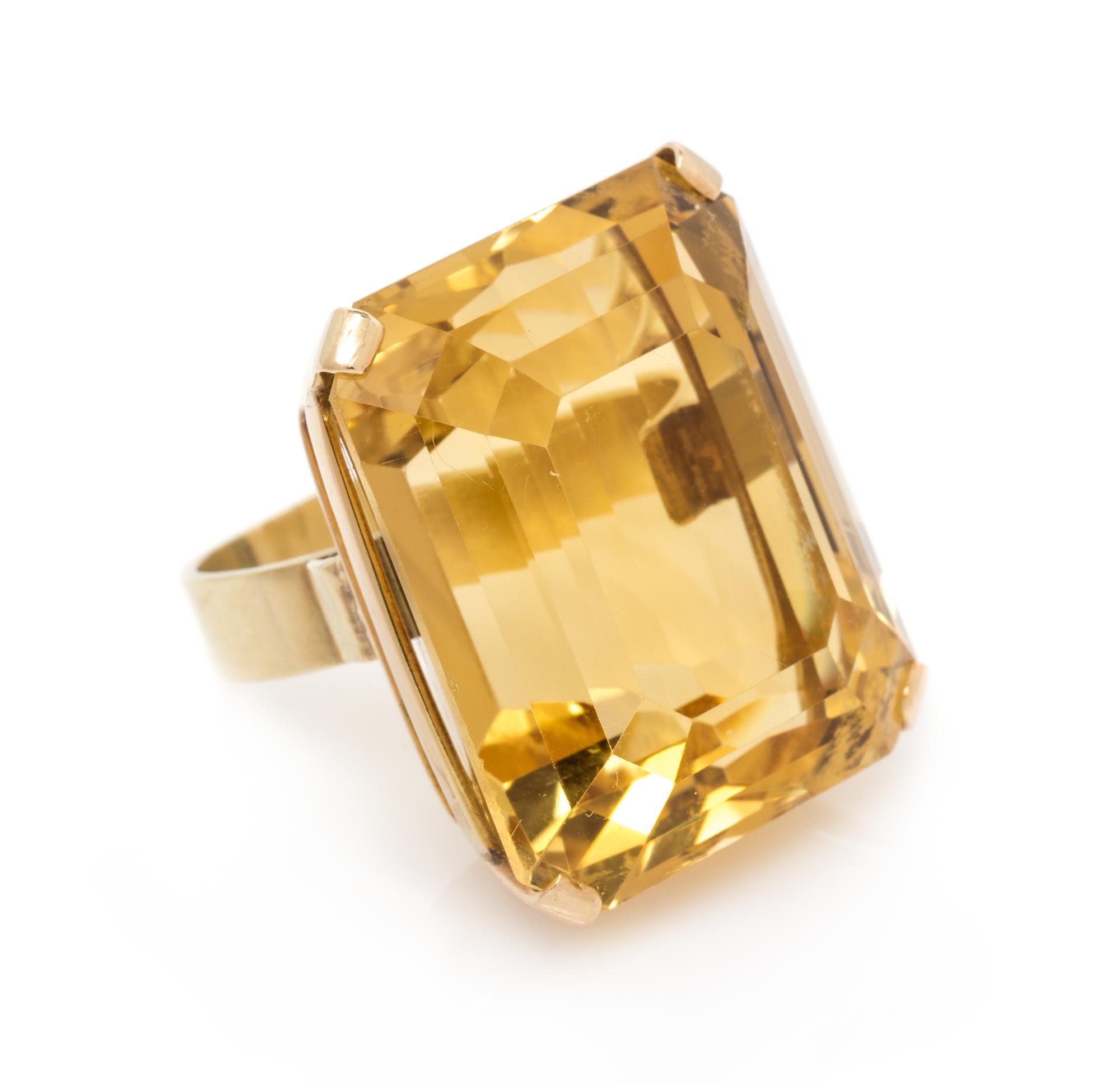 A Yellow Gold and Citrine Ring, 18.80 dwts.