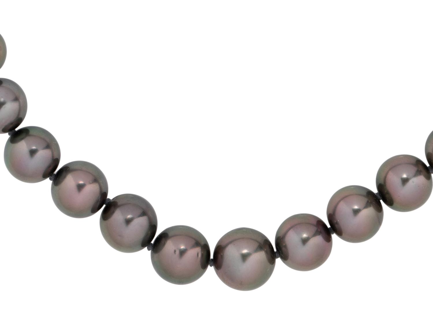 CULTURED TAHITIAN PEARL NECKLACE