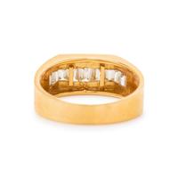 YELLOW GOLD AND DIAMOND RING
