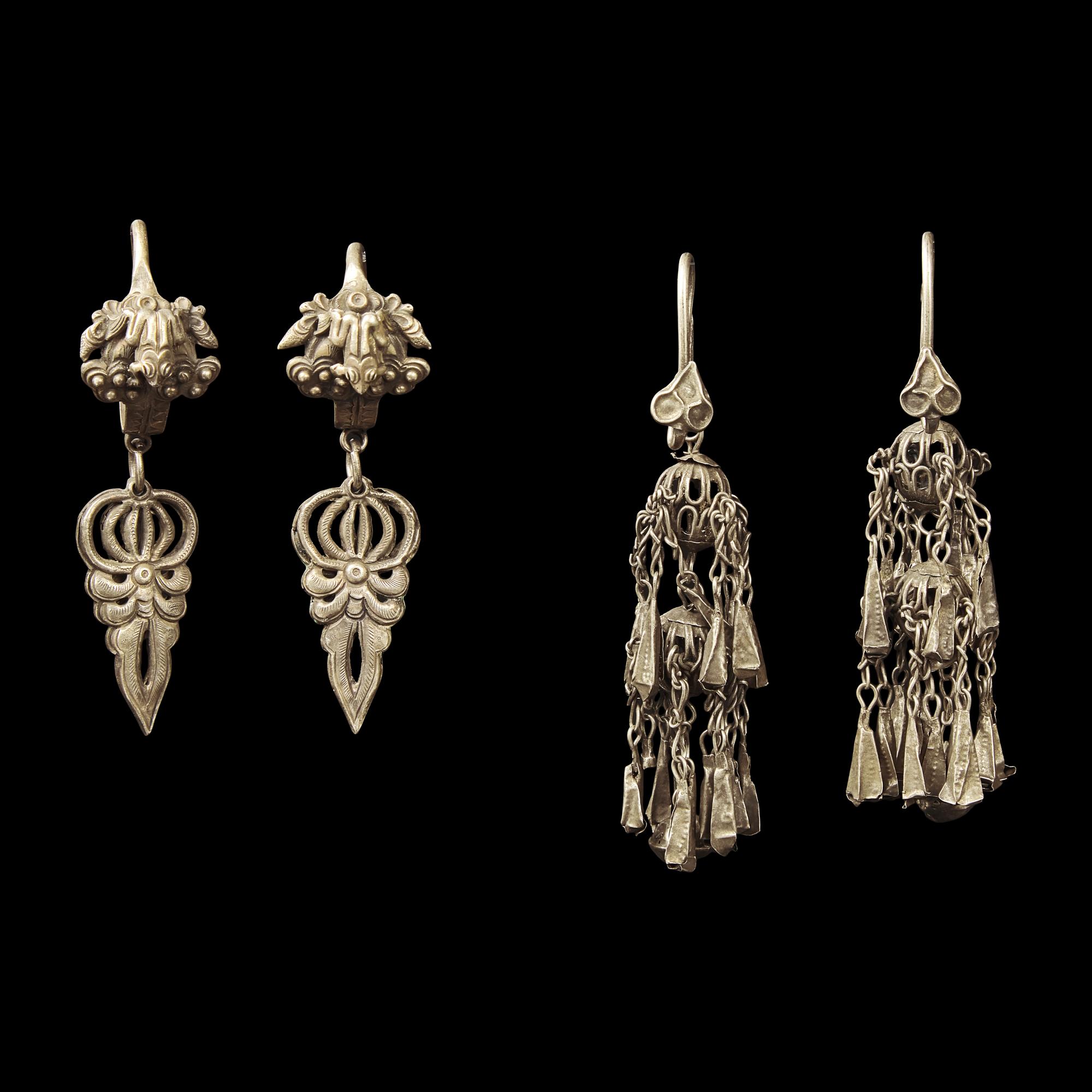 Eight Pairs of Chinese Silver Earrings, Qing Dynasty 清 銀耳環八對