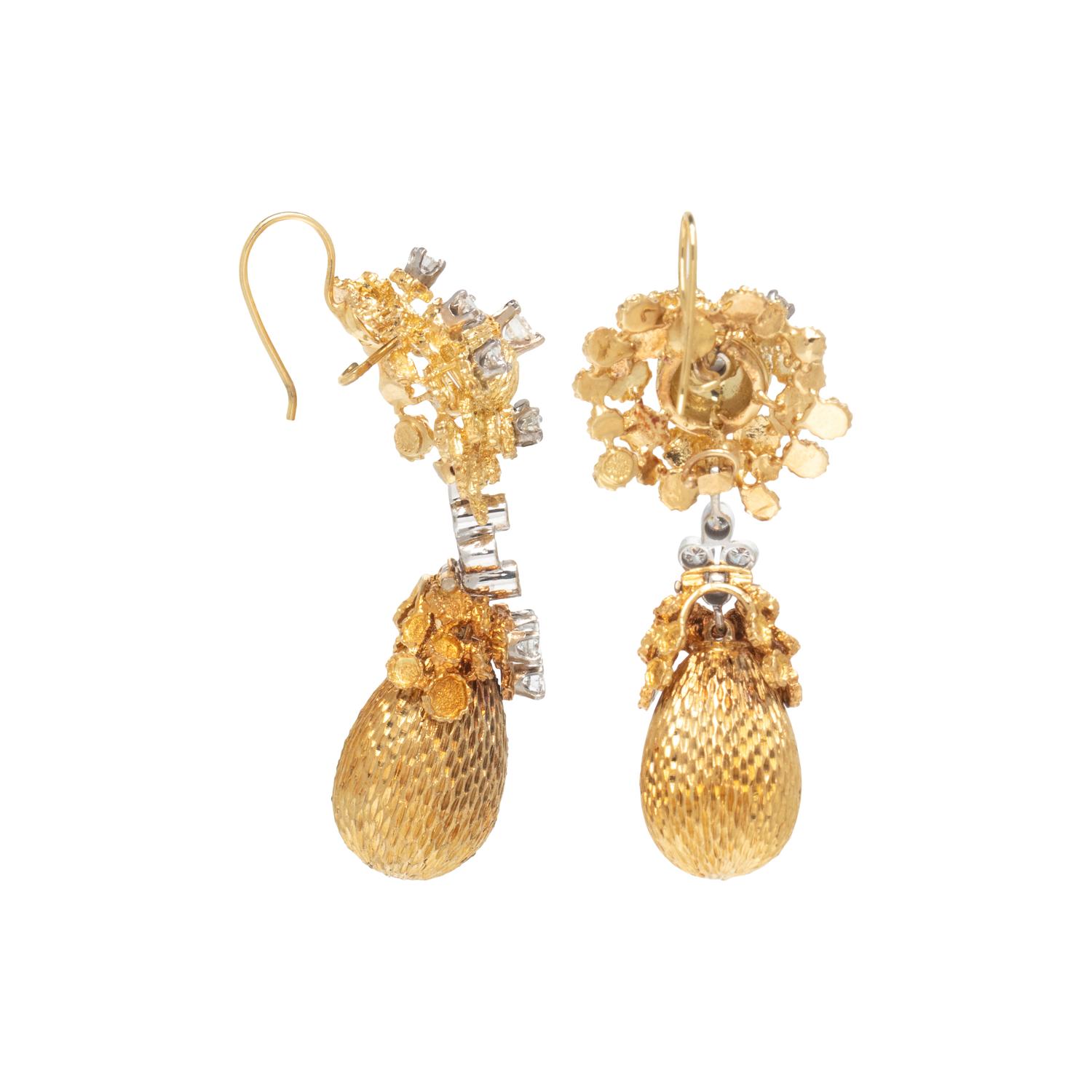 BICOLOR GOLD AND DIAMOND PENDANT EARRINGS