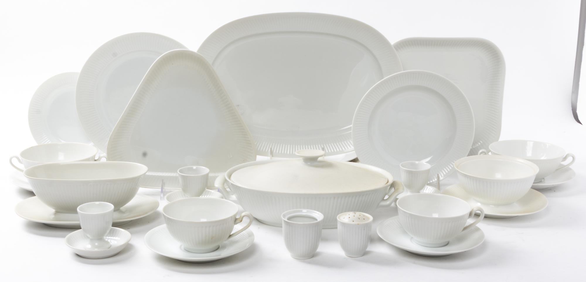 A Royal Copenhagen Porcelain Dinner Service Diameter of dinner plate 9 7/8 inches. — SECOND HALF 20TH CENTURY