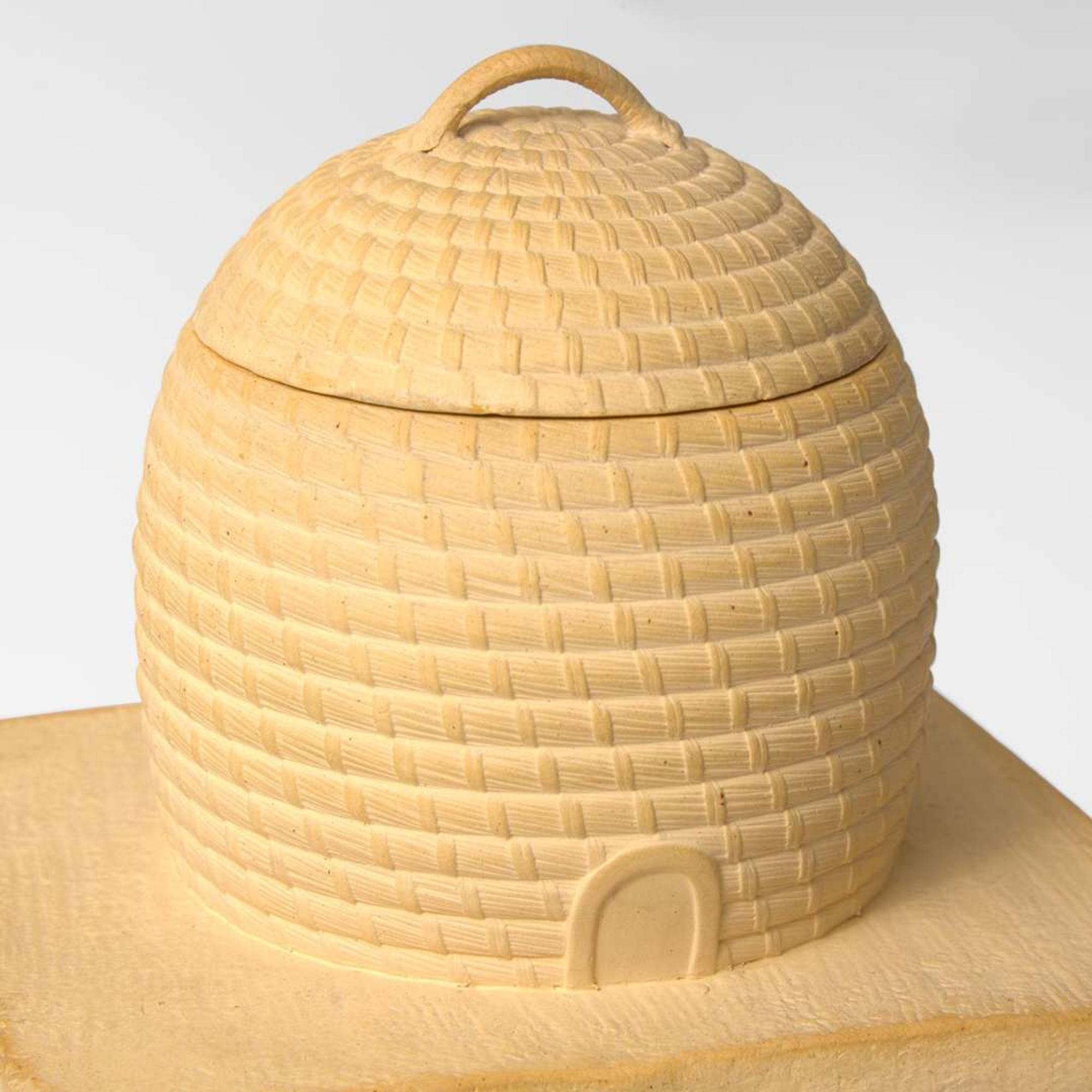 A Wedgwood Caneware "Beehive Bench" Honey Pot UK, circa 1810