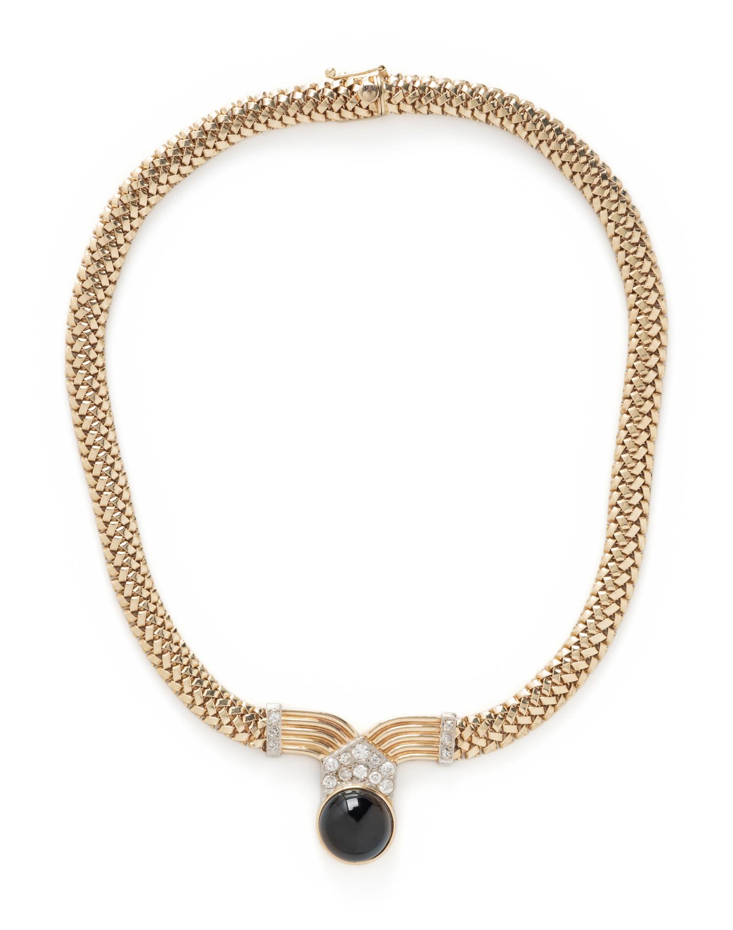 YELLOW GOLD, ONYX AND DIAMOND NECKLACE
