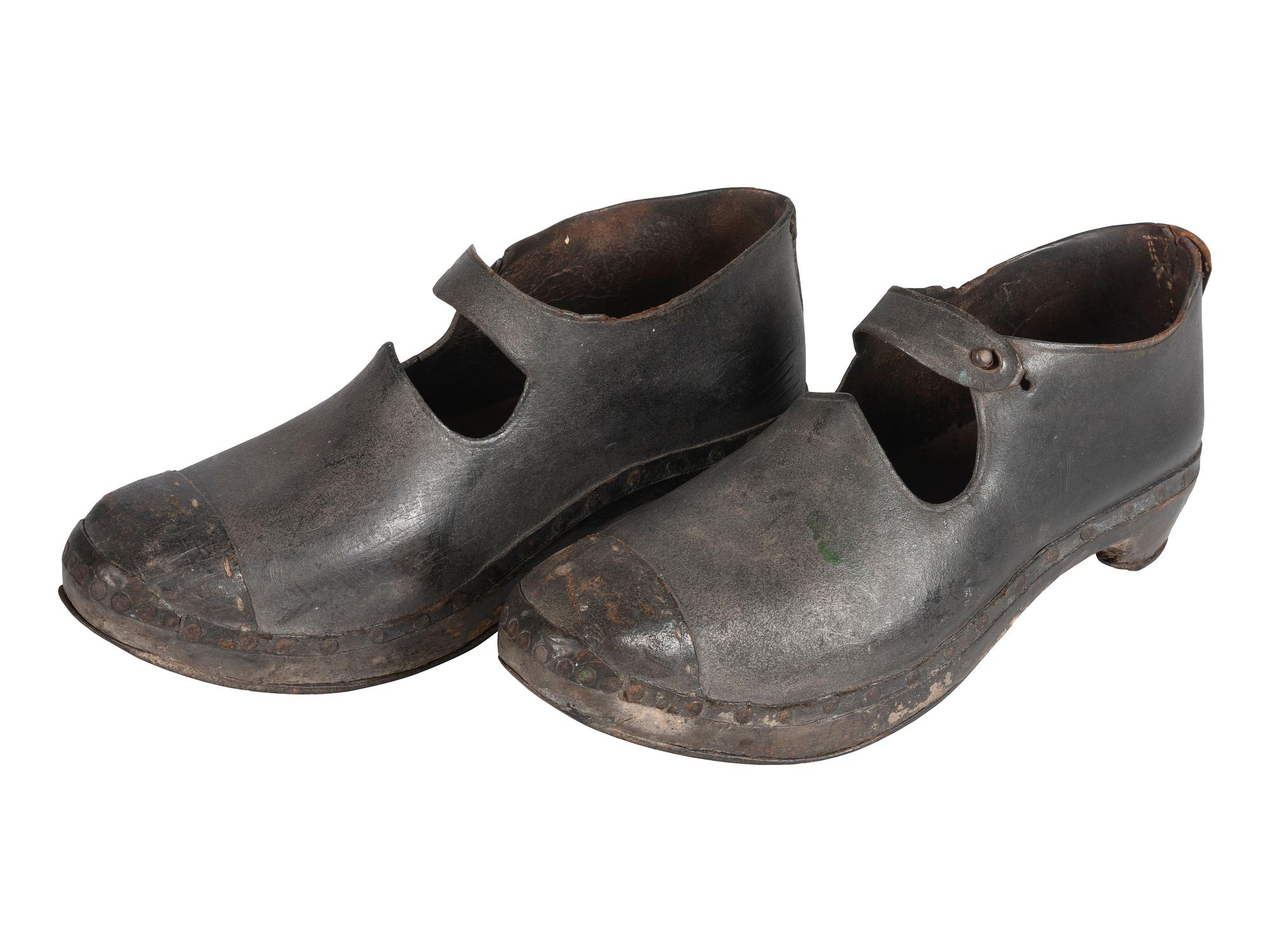 [CIVIL WAR]. Confederate wooden-soled shoes, ca 1861-1865.