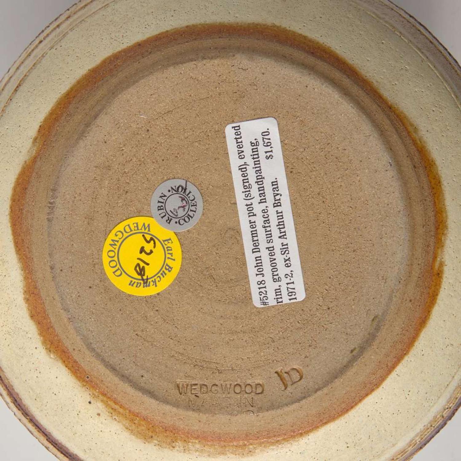 A Wedgwood John Dermer (b 1949) Studio Pottery Vase UK, circa 1972