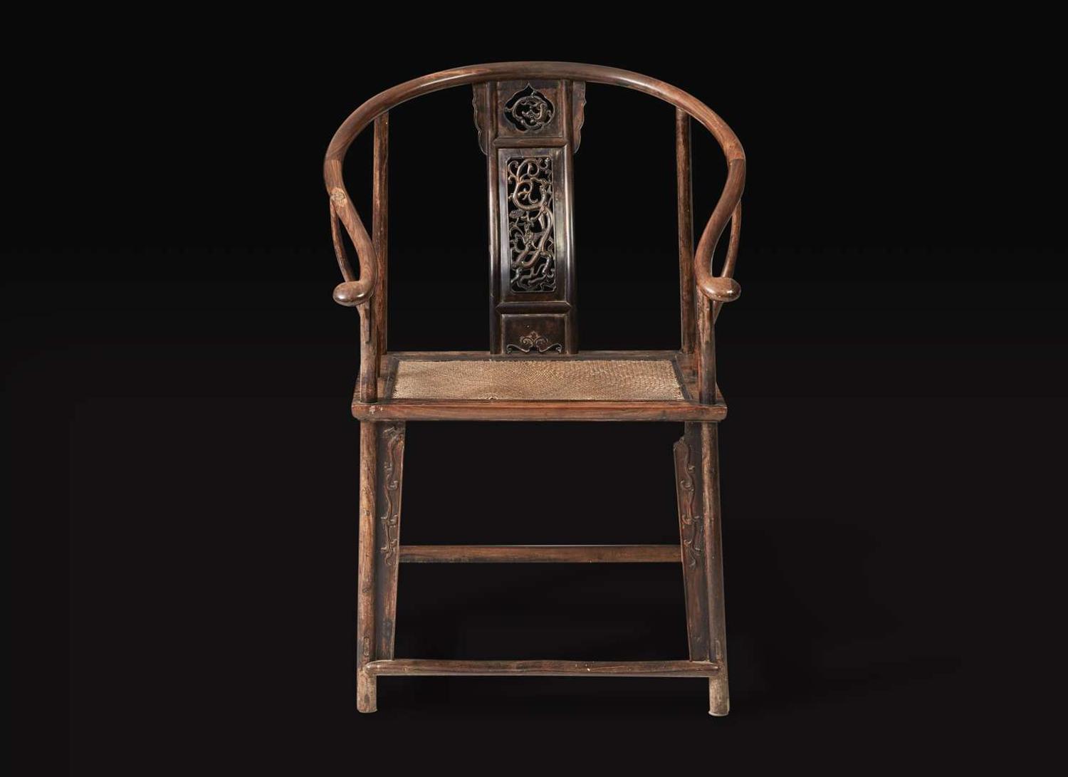 A rare Chinese hardwood horseshoe-back chair, Late Ming to early Qing dynasty 珍罕硬木圈椅 明末或清初