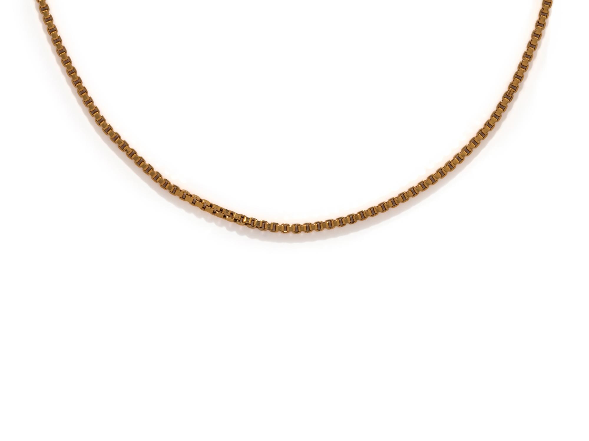 COLLECTION OF YELLOW GOLD CHAINS
