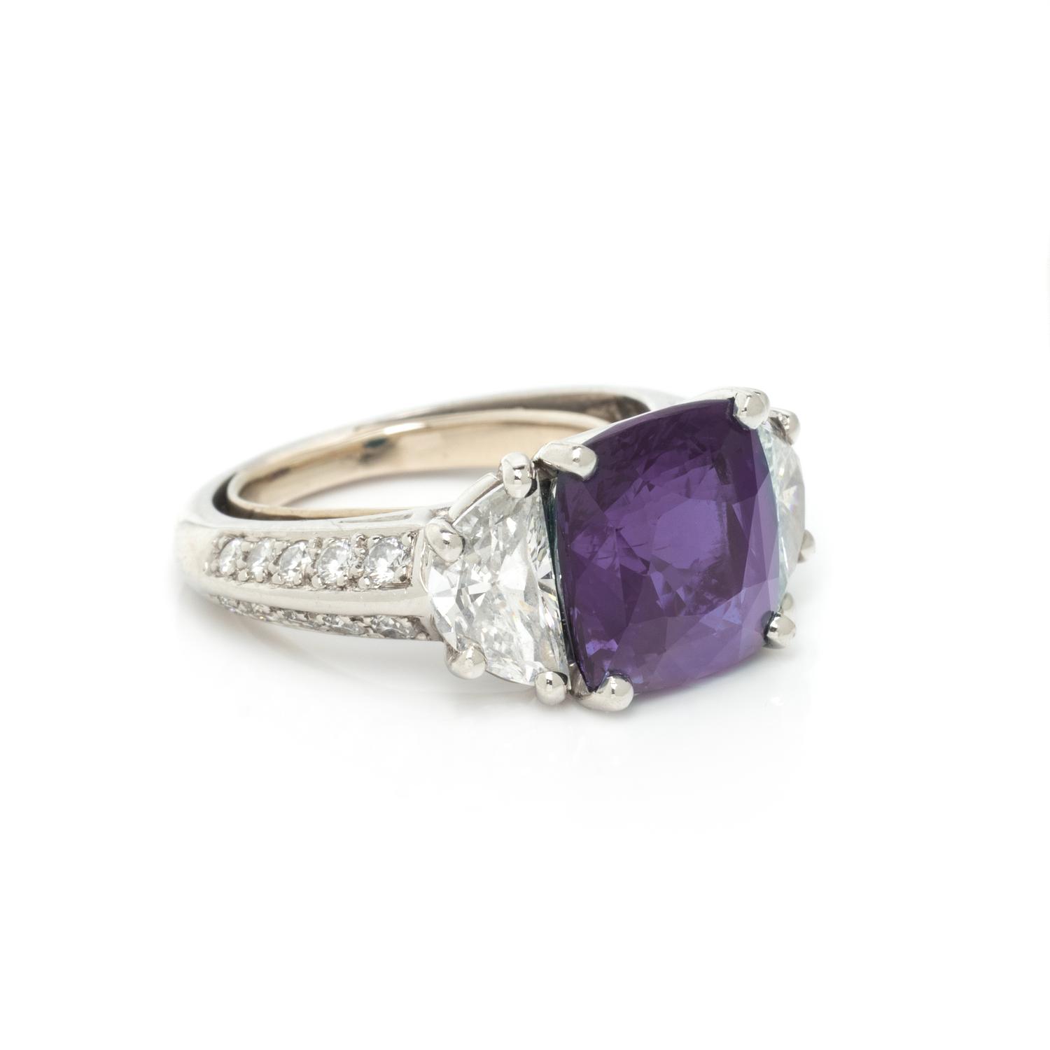 OSCAR HEYMAN, ALEXANDRITE AND DIAMOND RING