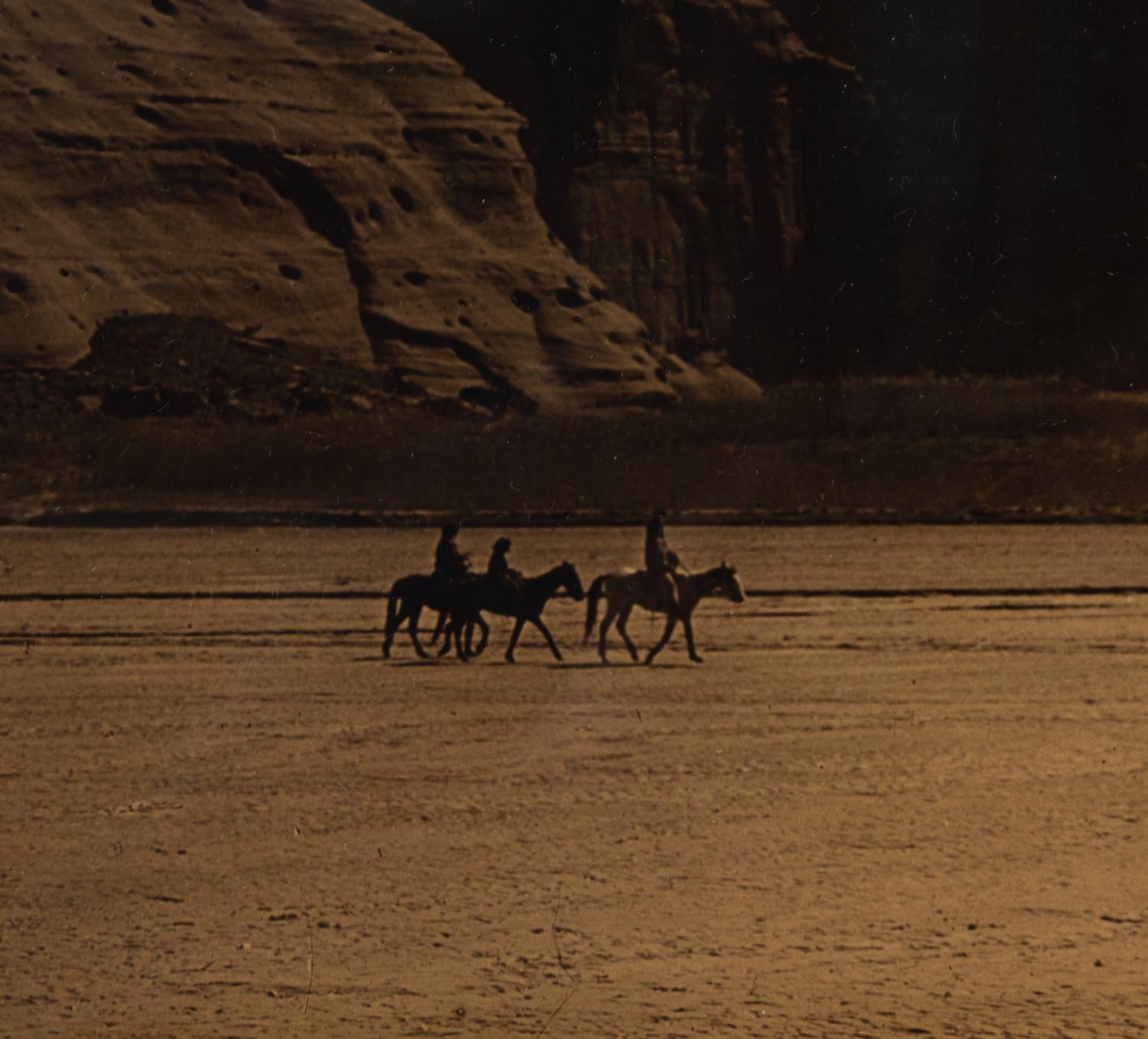 CURTIS, Edward (1868-1952), photographer. Canyon de Chelly.