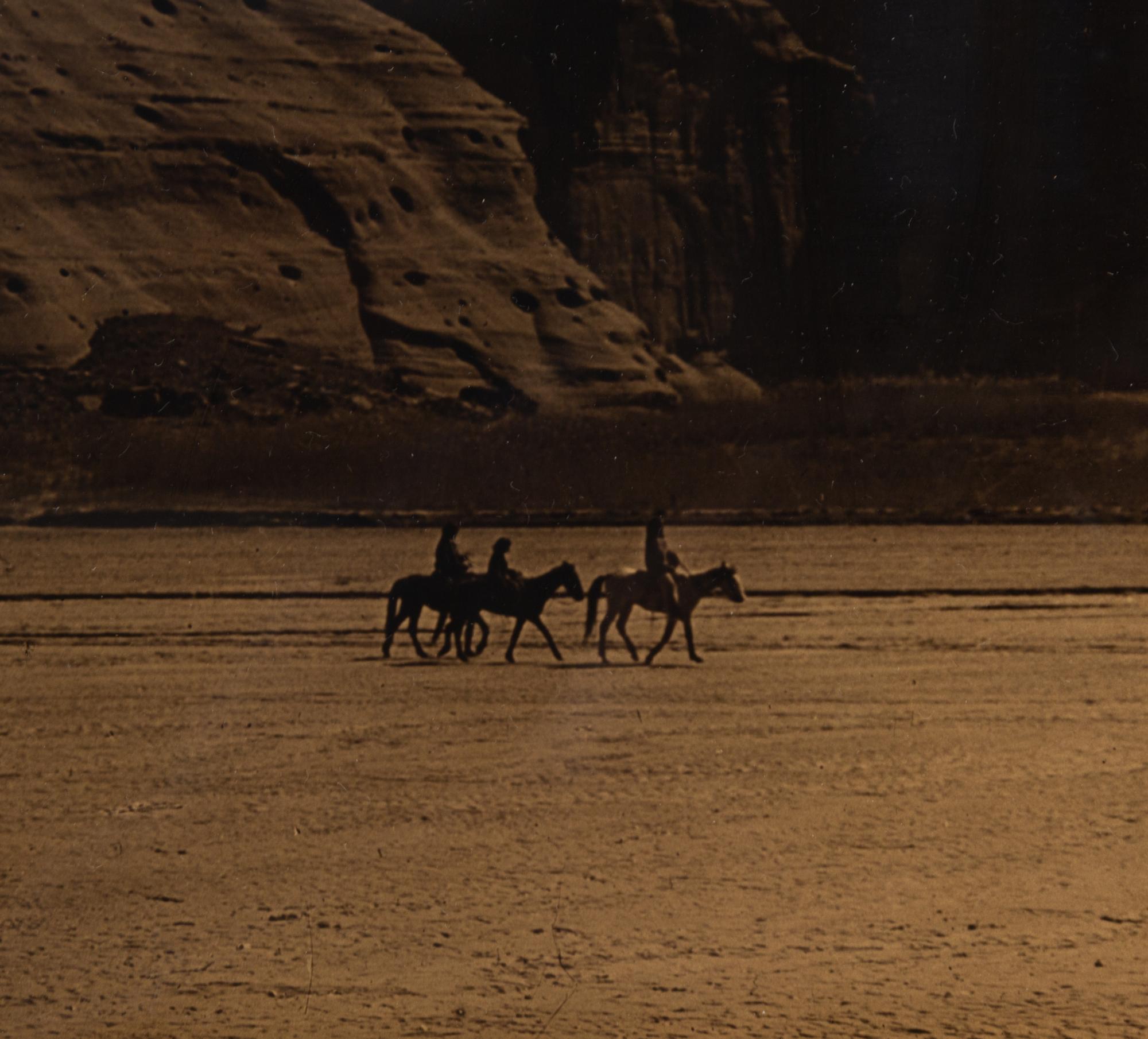 CURTIS, Edward (1868-1952), photographer. Canyon de Chelly.
