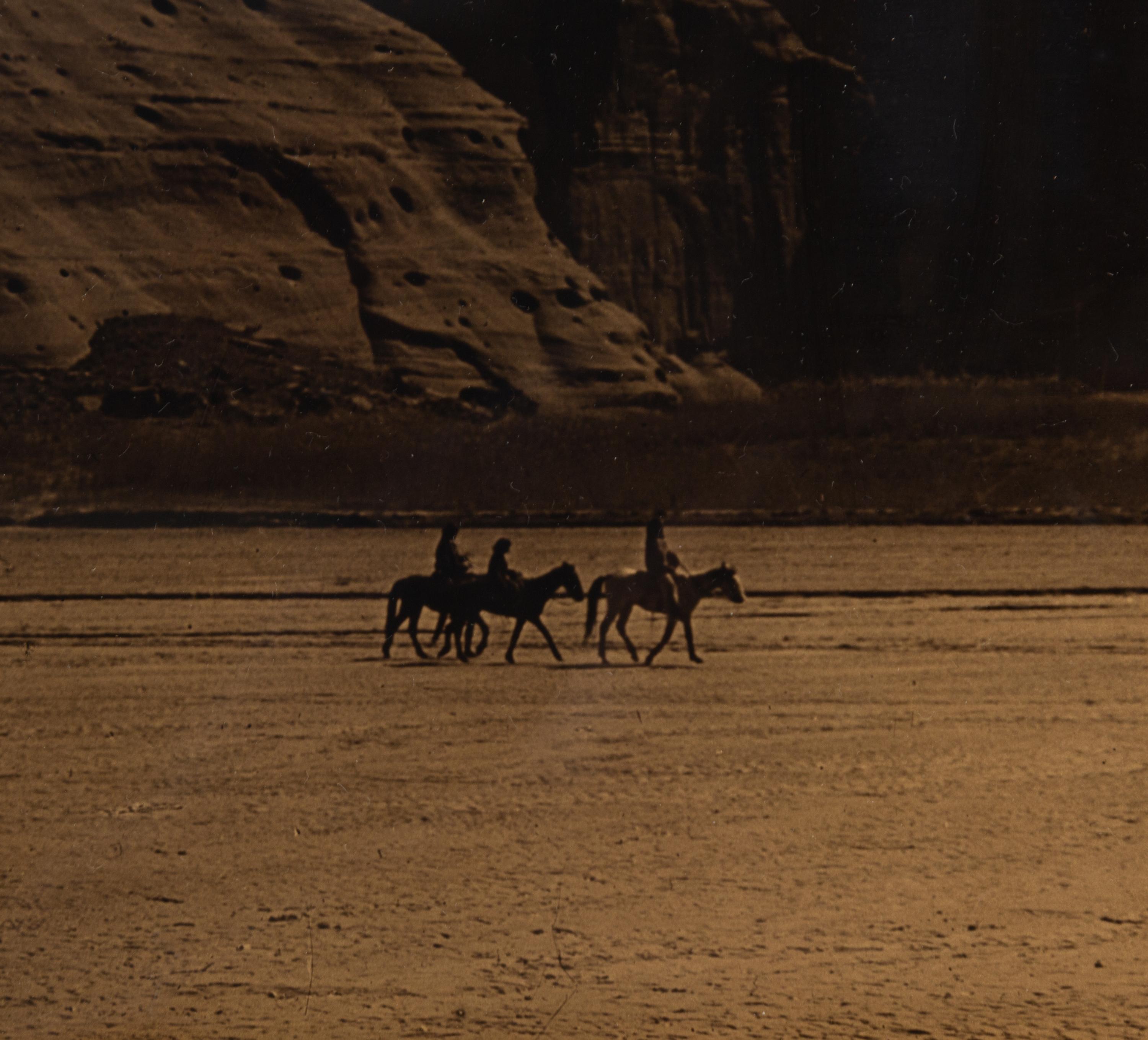 CURTIS, Edward (1868-1952), photographer. Canyon de Chelly.