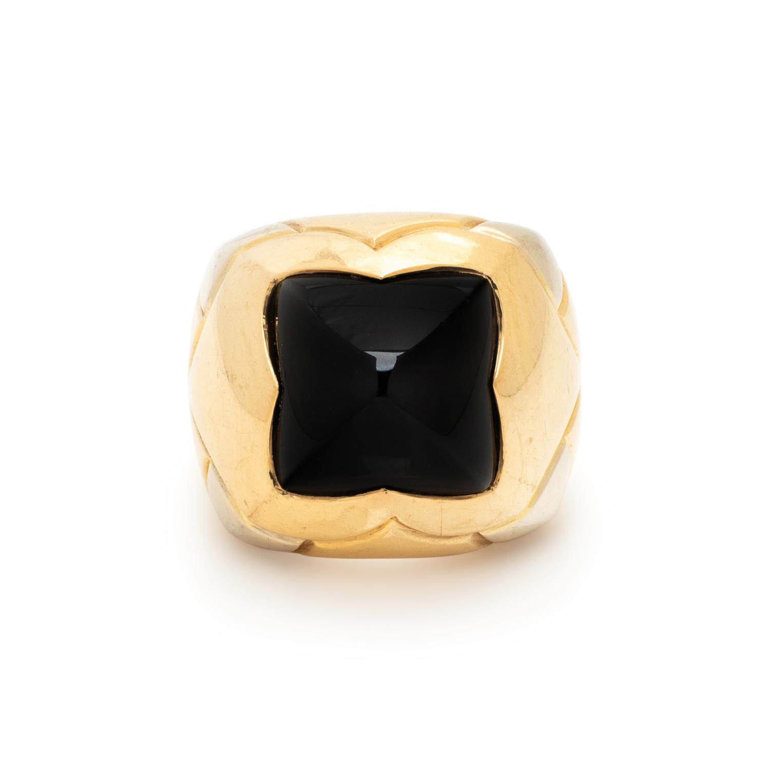 BULGARI, YELLOW GOLD AND ONYX RING