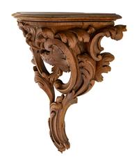 A Northern European Oak Wall Bracket