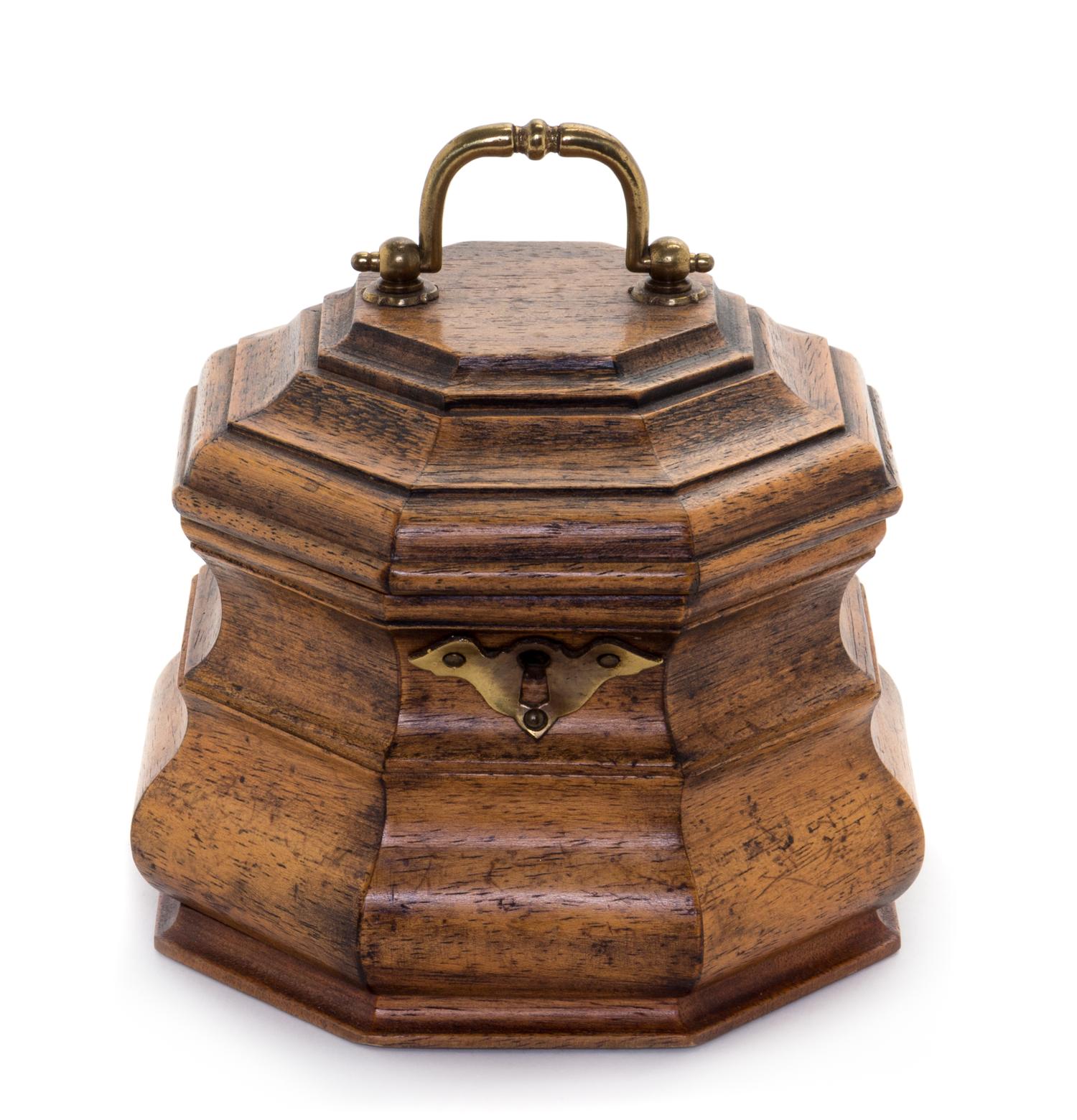 An English Tea Caddy Height 4 3/4 inches. — 19TH CENTURY