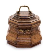 An English Tea Caddy Height 4 3/4 inches. — 19TH CENTURY