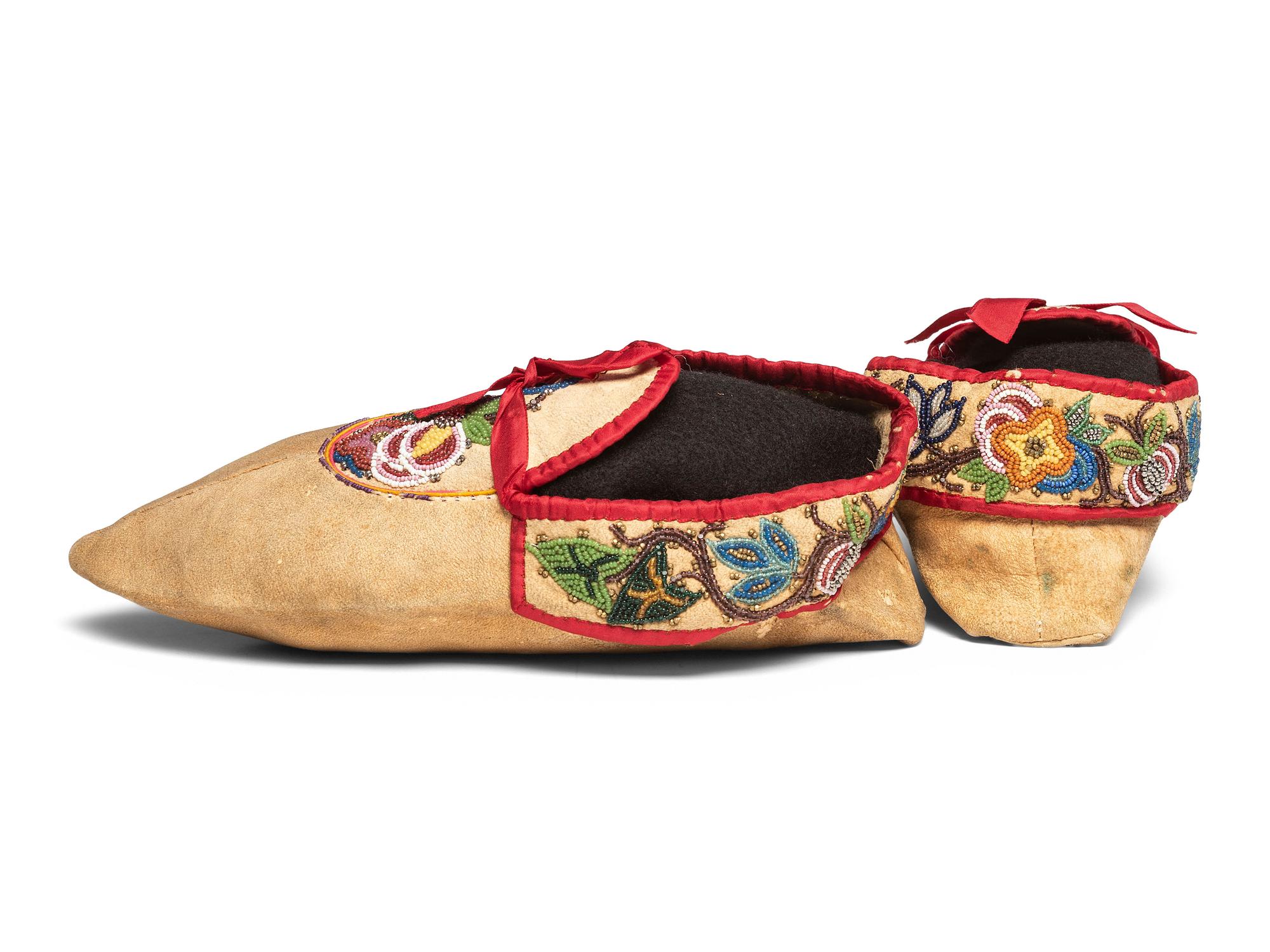 Great Lakes, Northeastern, and Arctic Children's Moccasins