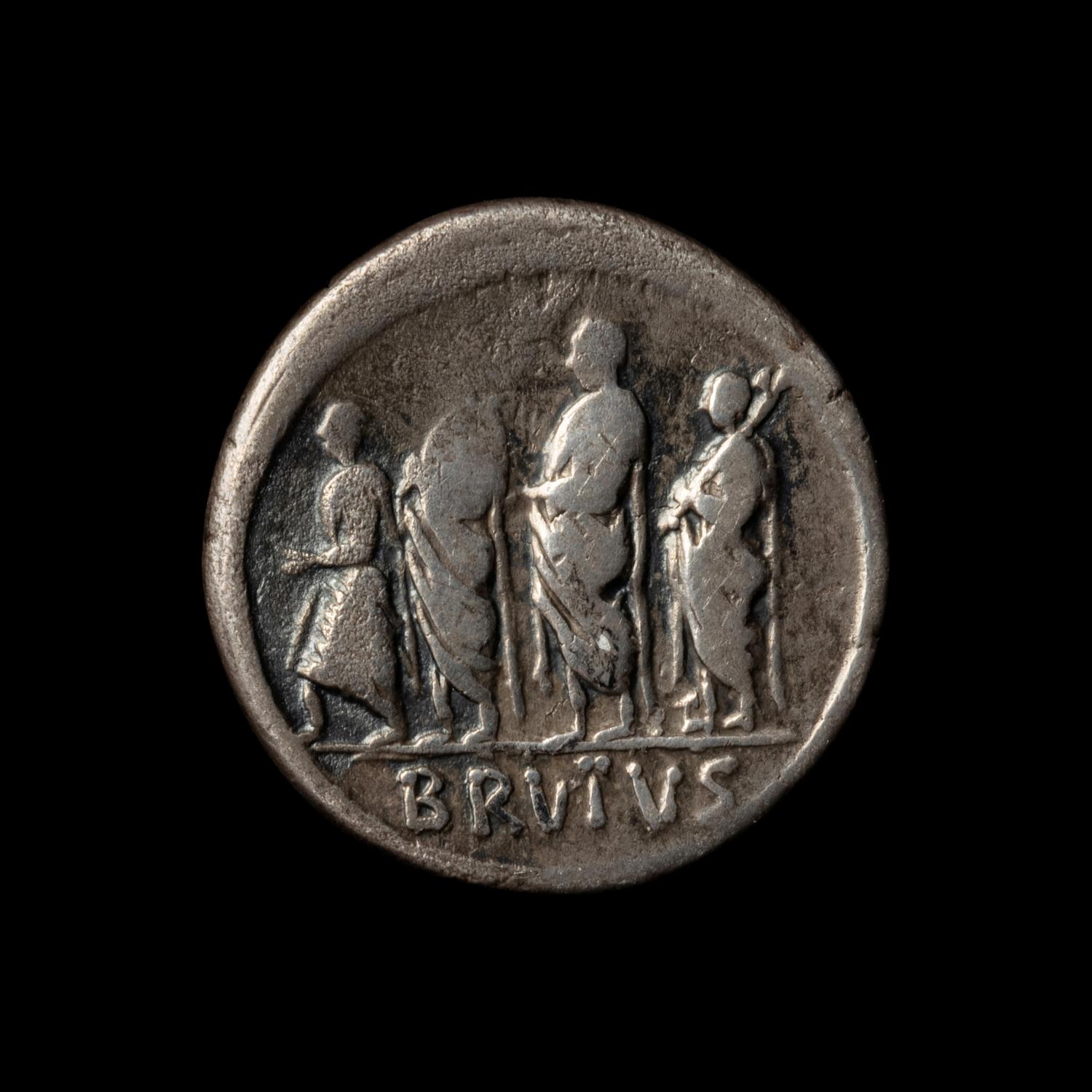 [ANCIENTS] ROMAN REPUBLIC. Marcus Junius Brutus (c. 60 BC). Ar Denarius (3.7 g, 18mm).