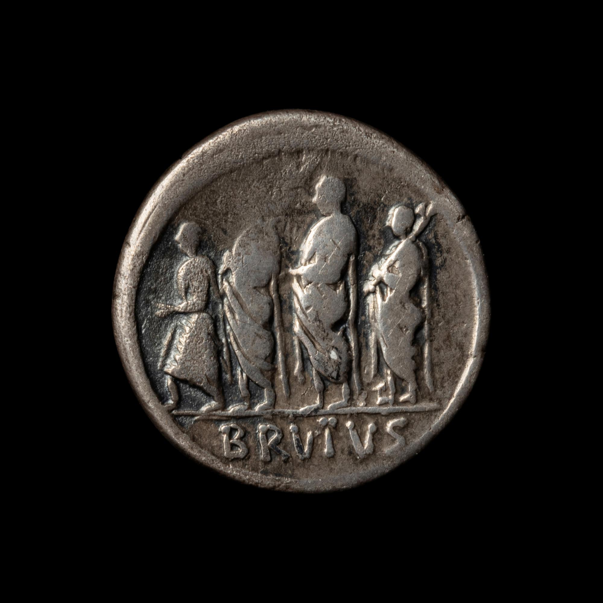 [ANCIENTS] ROMAN REPUBLIC. Marcus Junius Brutus (c. 60 BC). Ar Denarius (3.7 g, 18mm).