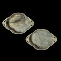 A Pair of Greyish Celadon Jade Quatrefoil-Form Washers, Xi, 19th Century 清晚期 青玉海棠式洗一對
