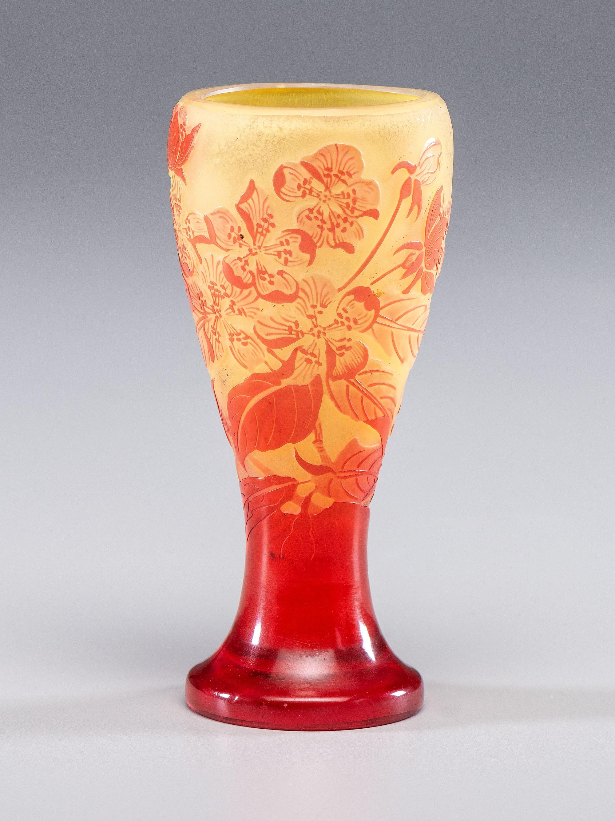 Cabinet Vase