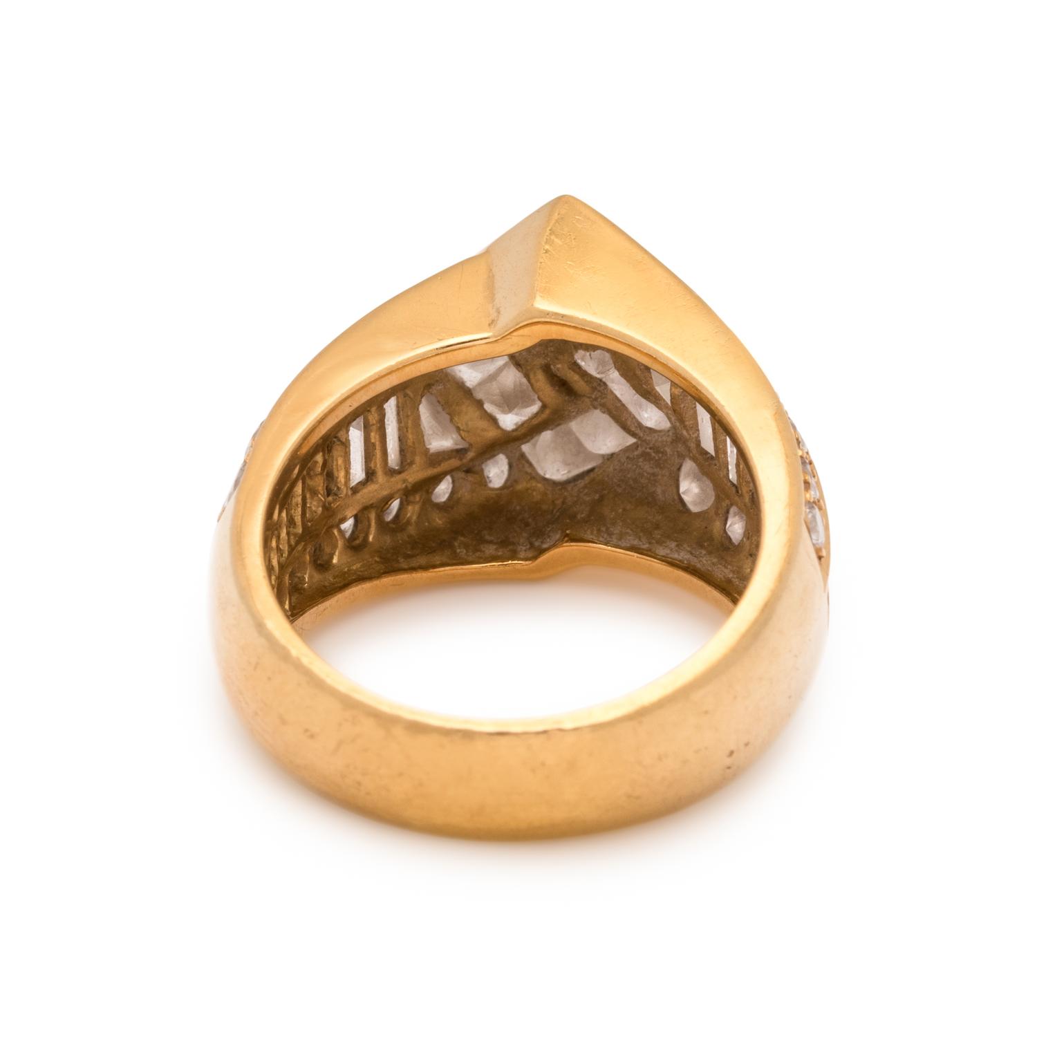 DIAMOND RING