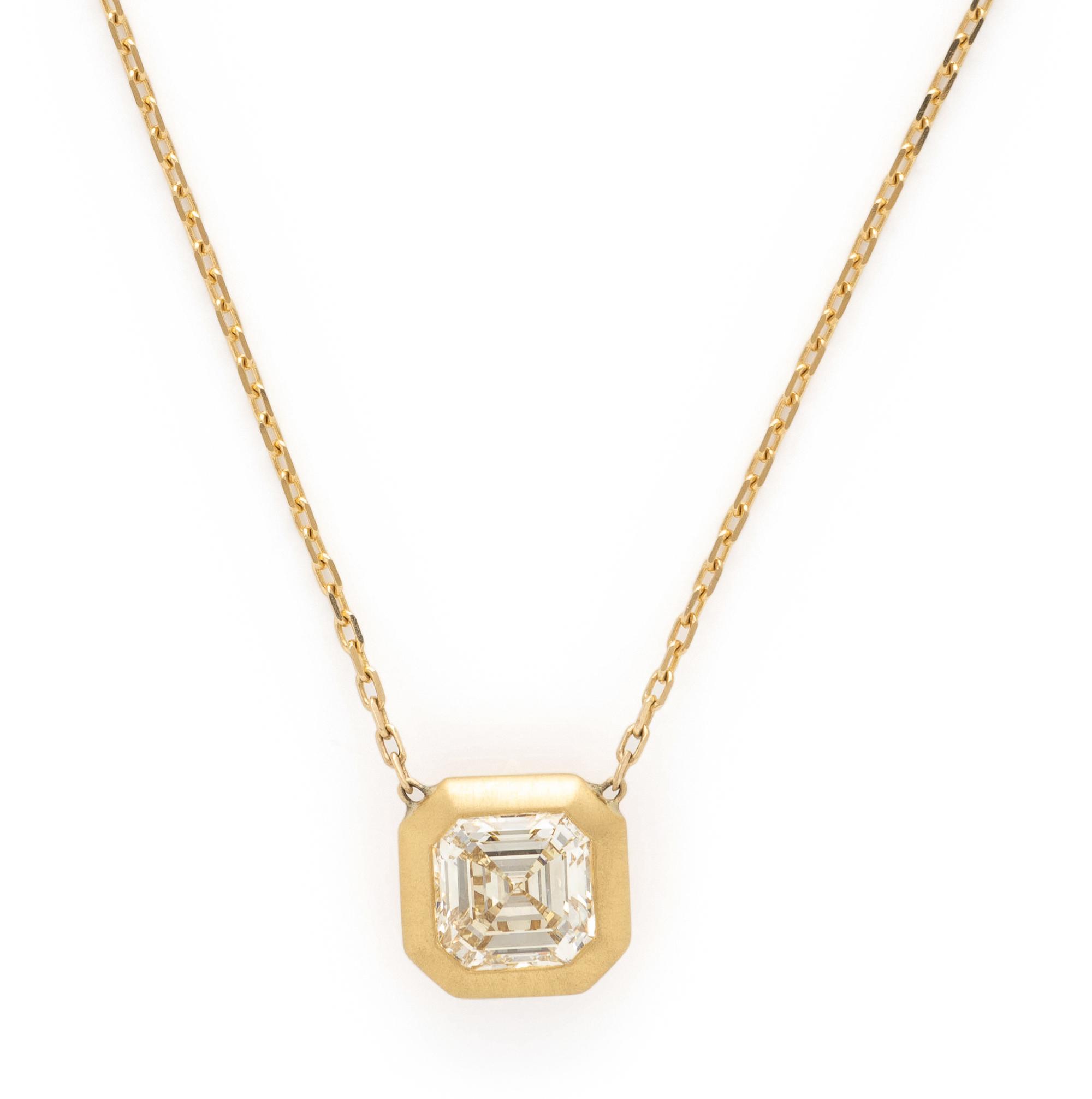 YELLOW GOLD AND DIAMOND NECKLACE