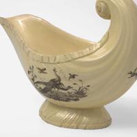A Wedgwood "Exotic Birds" Decorated Queensware Sauce Boat UK, circa 1770
