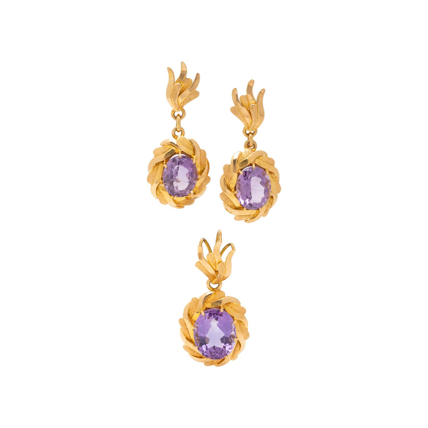 AMETHYST AND YELLOW GOLD EARRINGS AND PENDANT