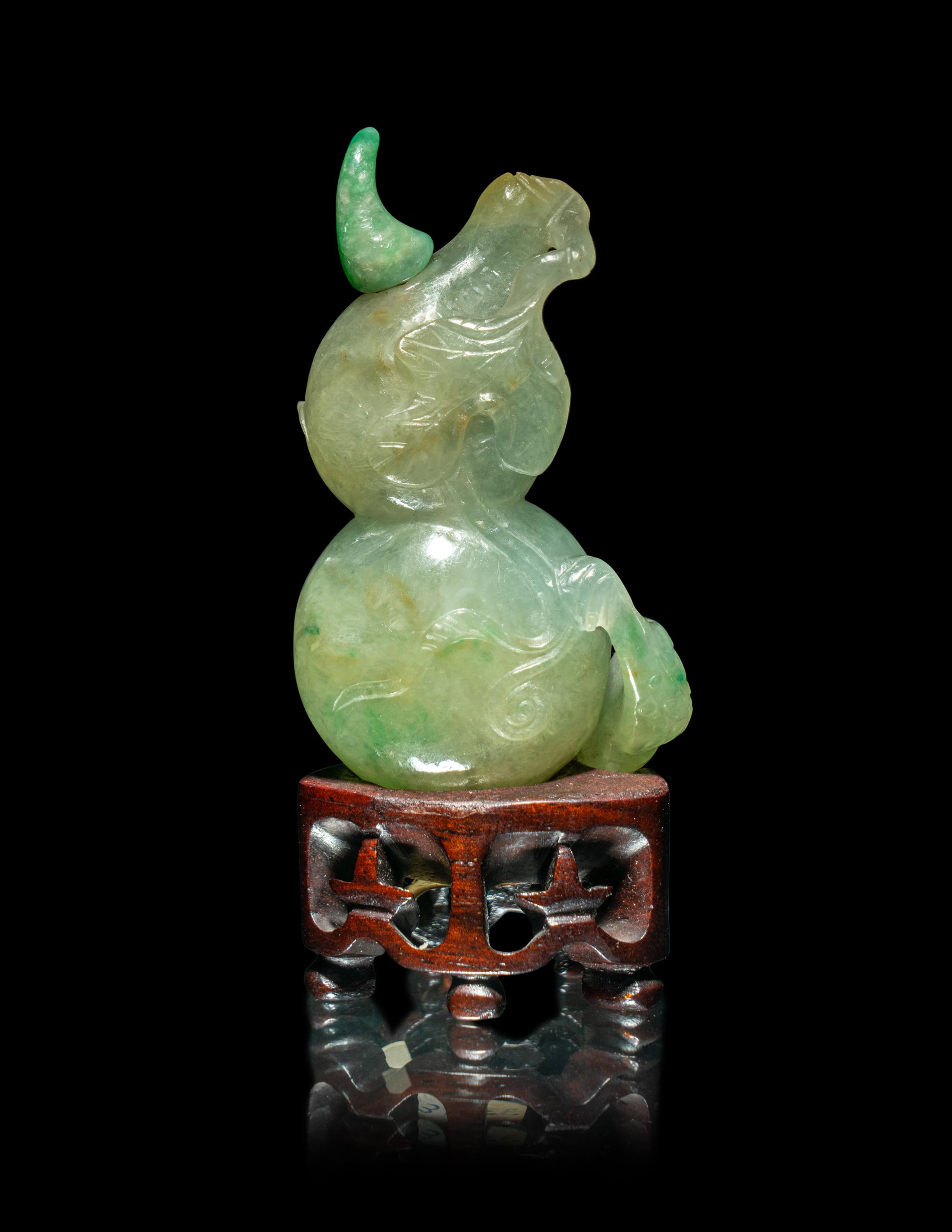 A Chinese Green Jadeite Gourd-Form Snuff Bottle