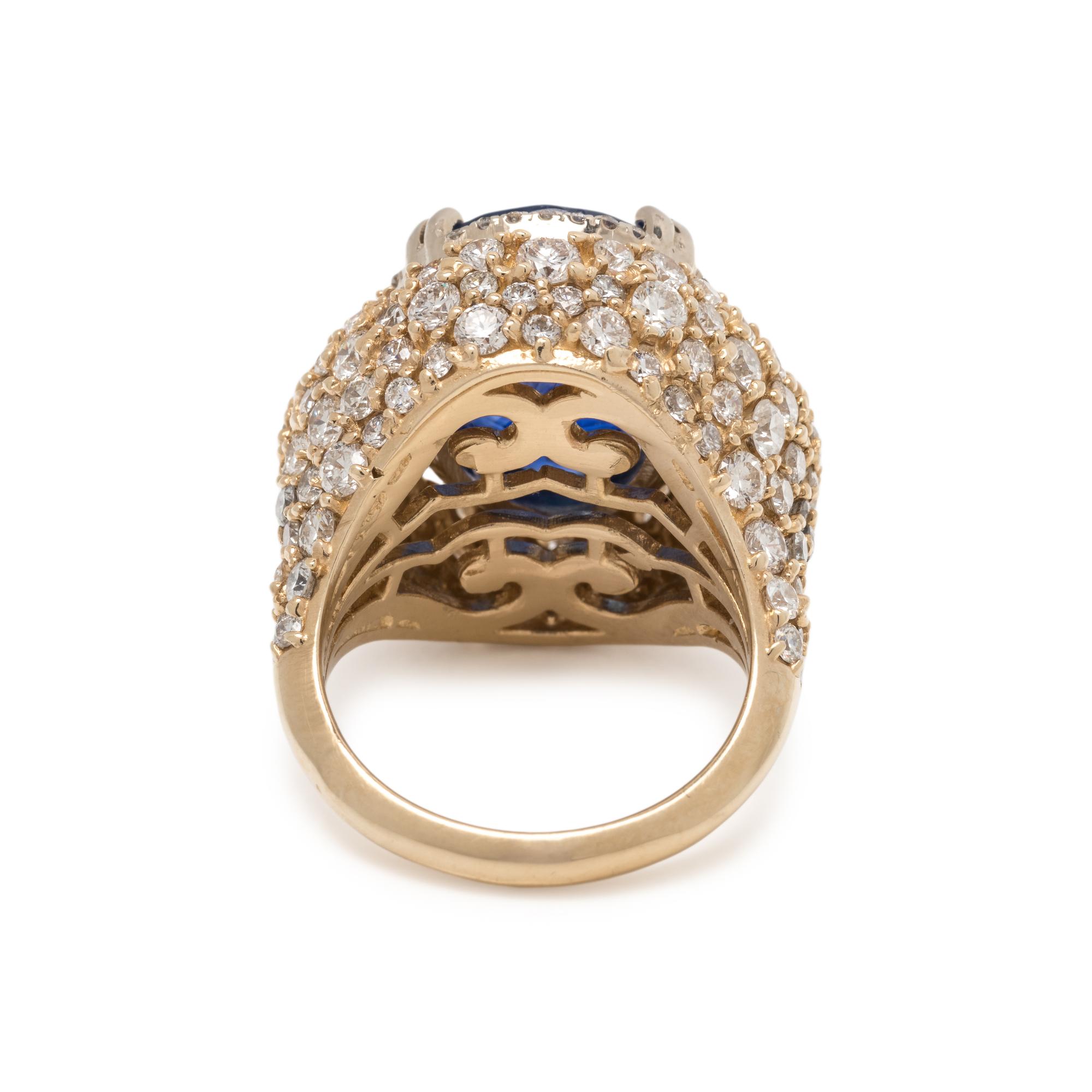 SAPPHIRE AND DIAMOND RING