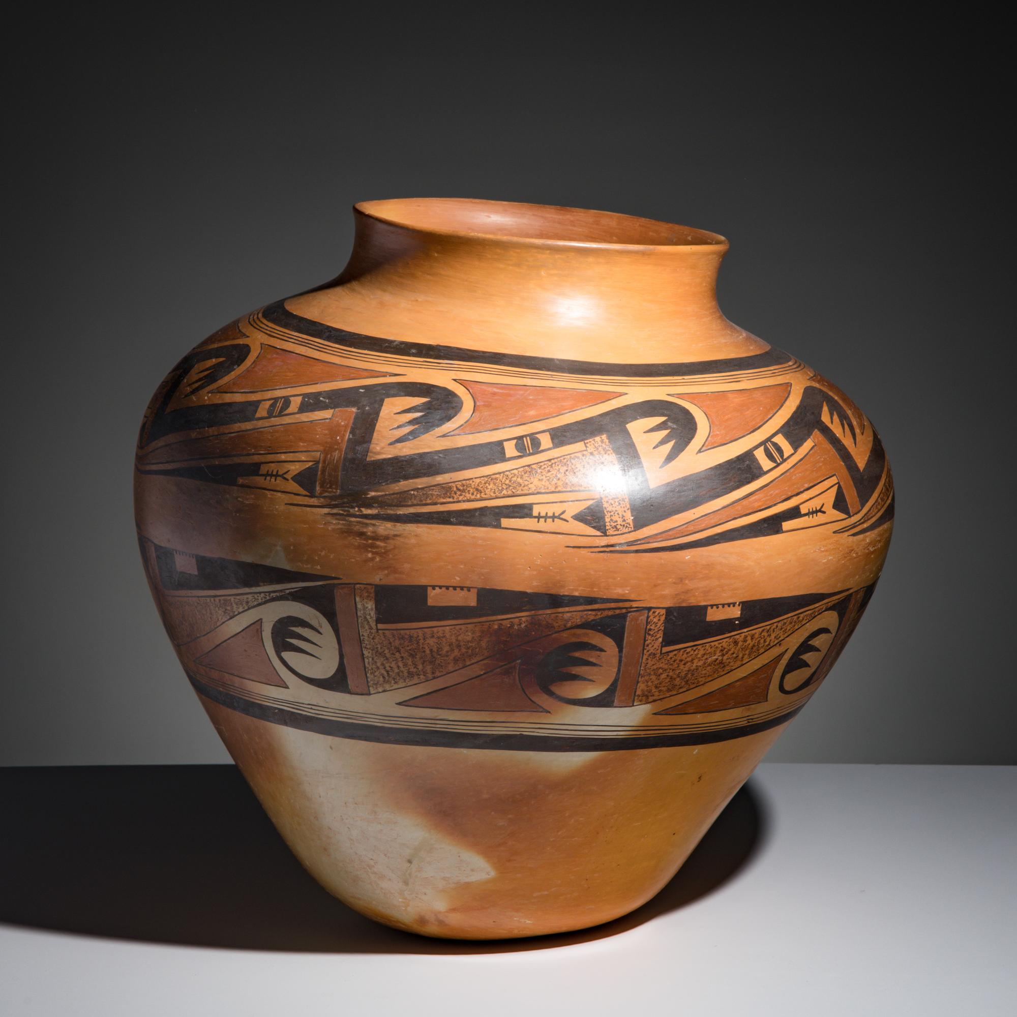 Rachel Namingha Nampeyo (Hopi-Tewa, 1903-1985) — Monumental Pottery Jar