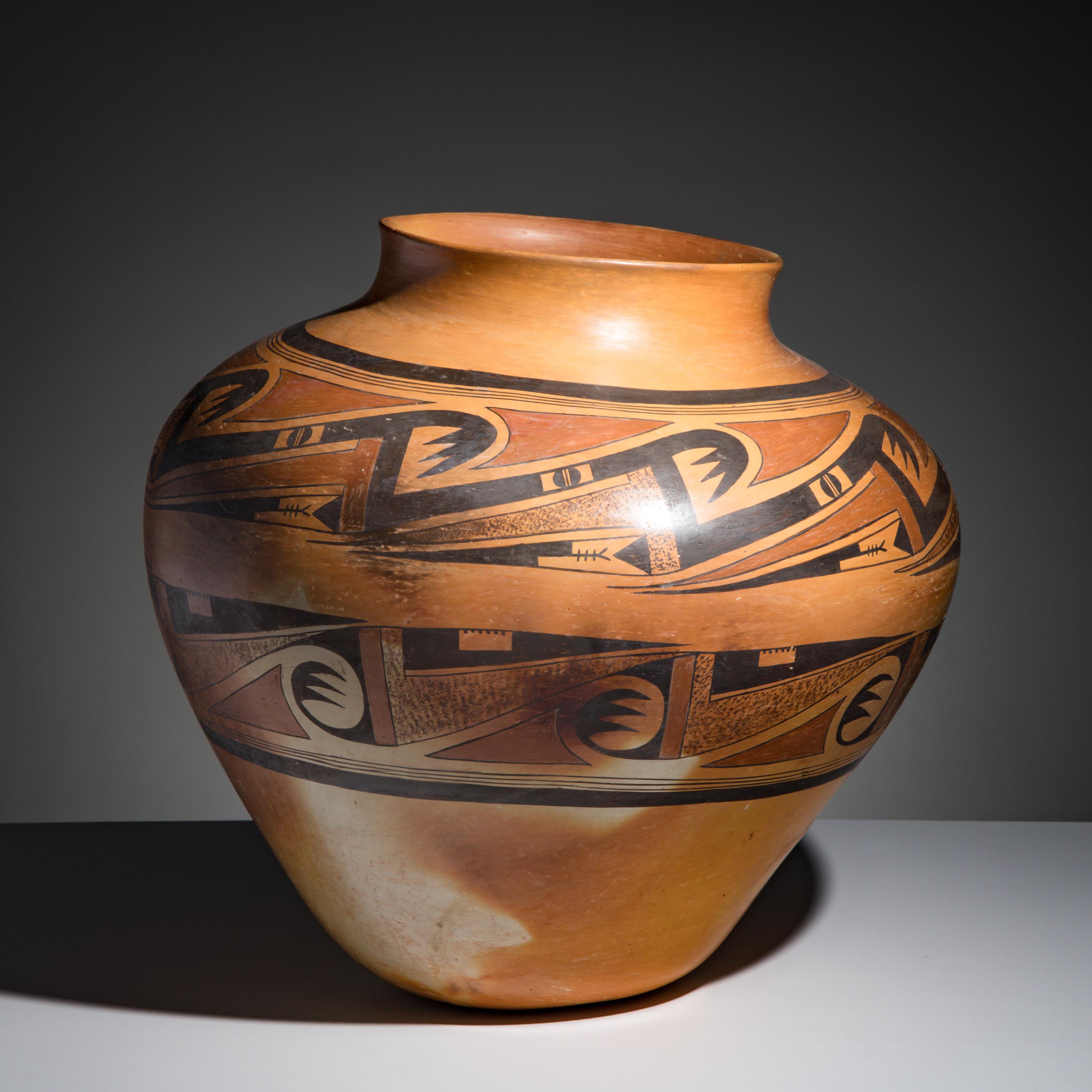 Rachel Namingha Nampeyo (Hopi-Tewa, 1903-1985) — Monumental Pottery Jar