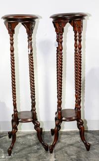 A Pair of Mahogany Pedestals Height 39 1/2 inches. — 20TH CENTURY