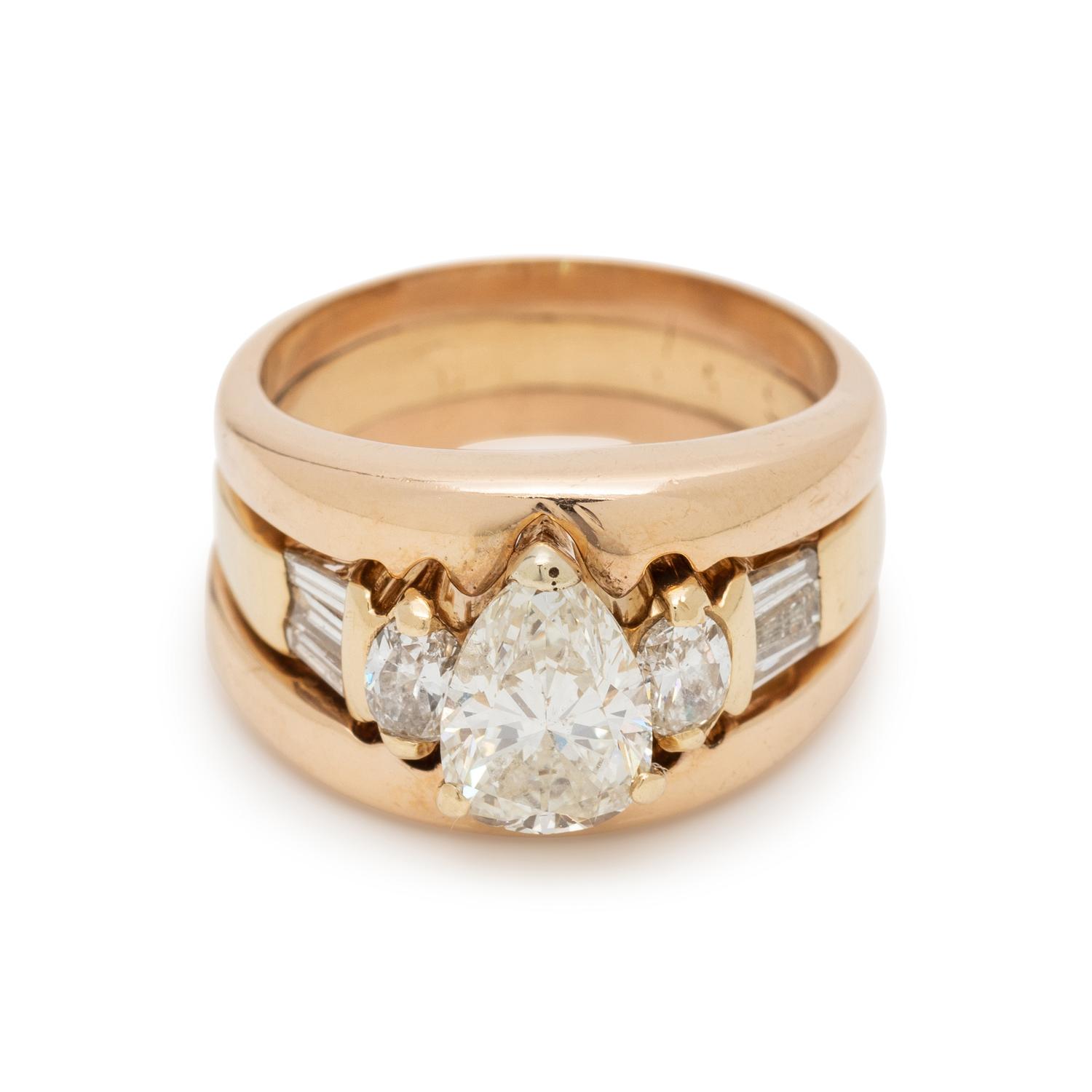 YELLOW GOLD AND DIAMOND RING